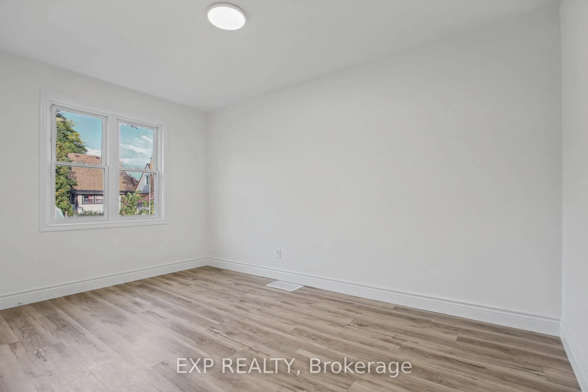 156 E36th Street #Upper