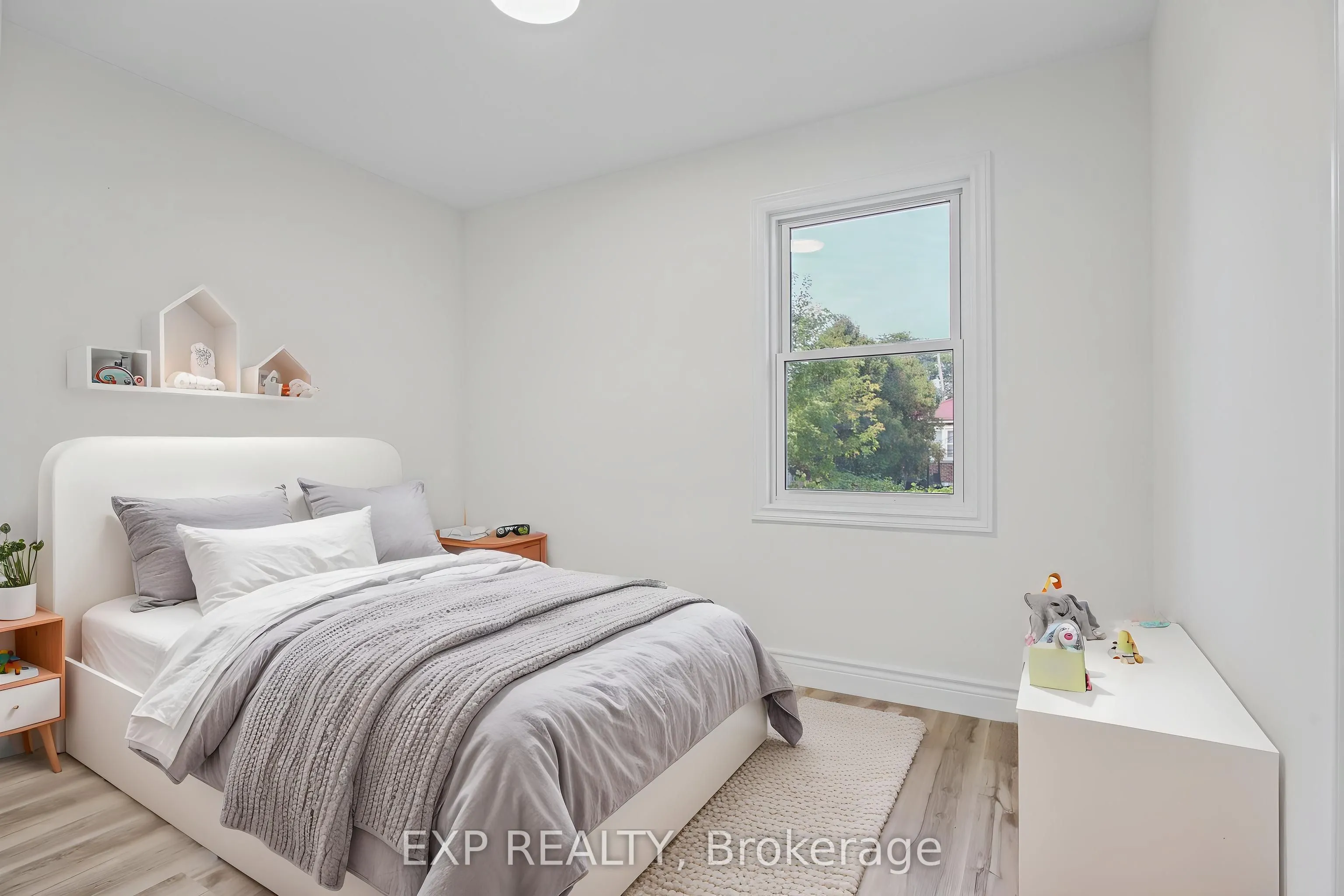 156 E36th Street #Upper