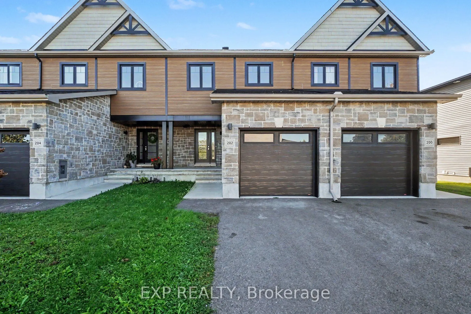 202 St Malo Place