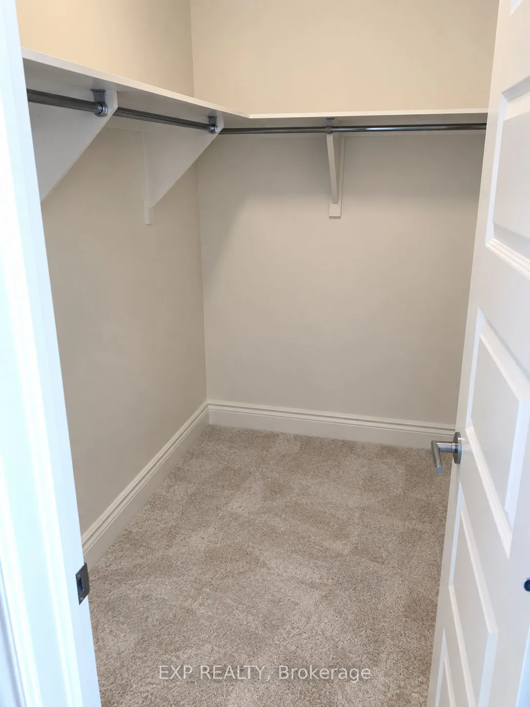 202 St Malo Place