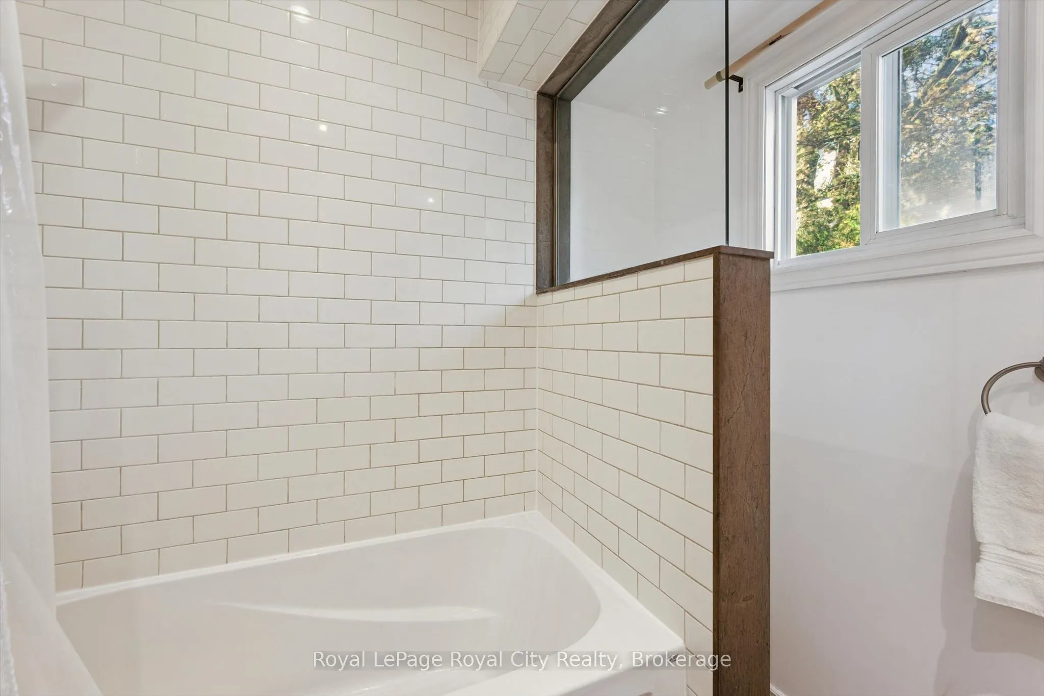 39 Ridgewood Avenue