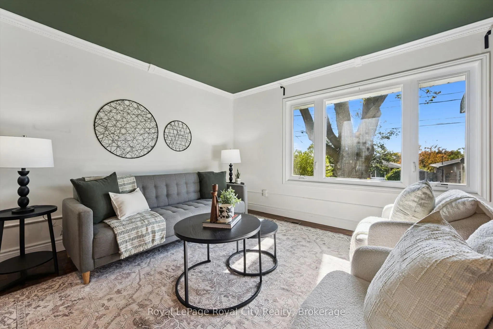 39 Ridgewood Avenue