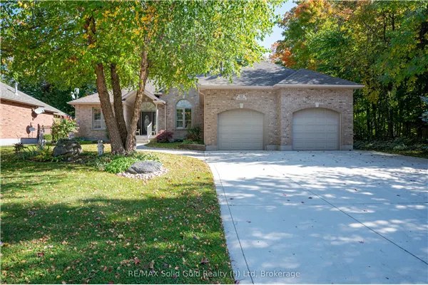 12 Welwood Avenue