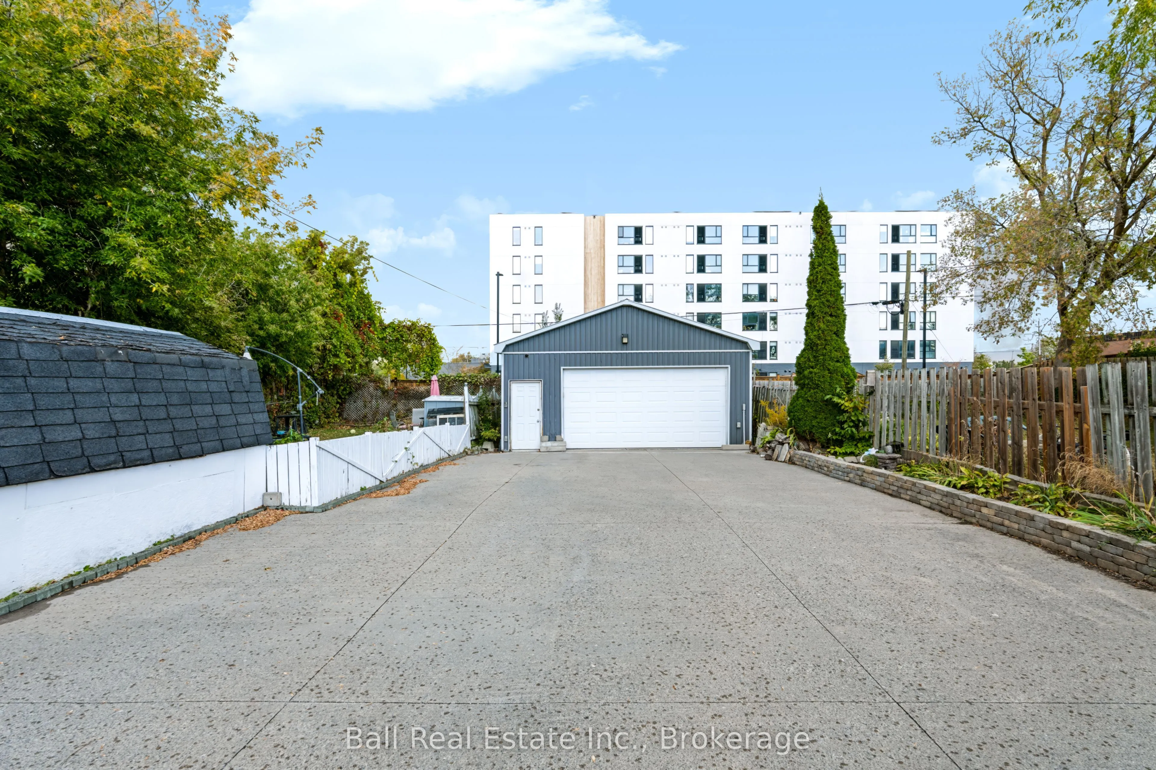 196 Perry Street