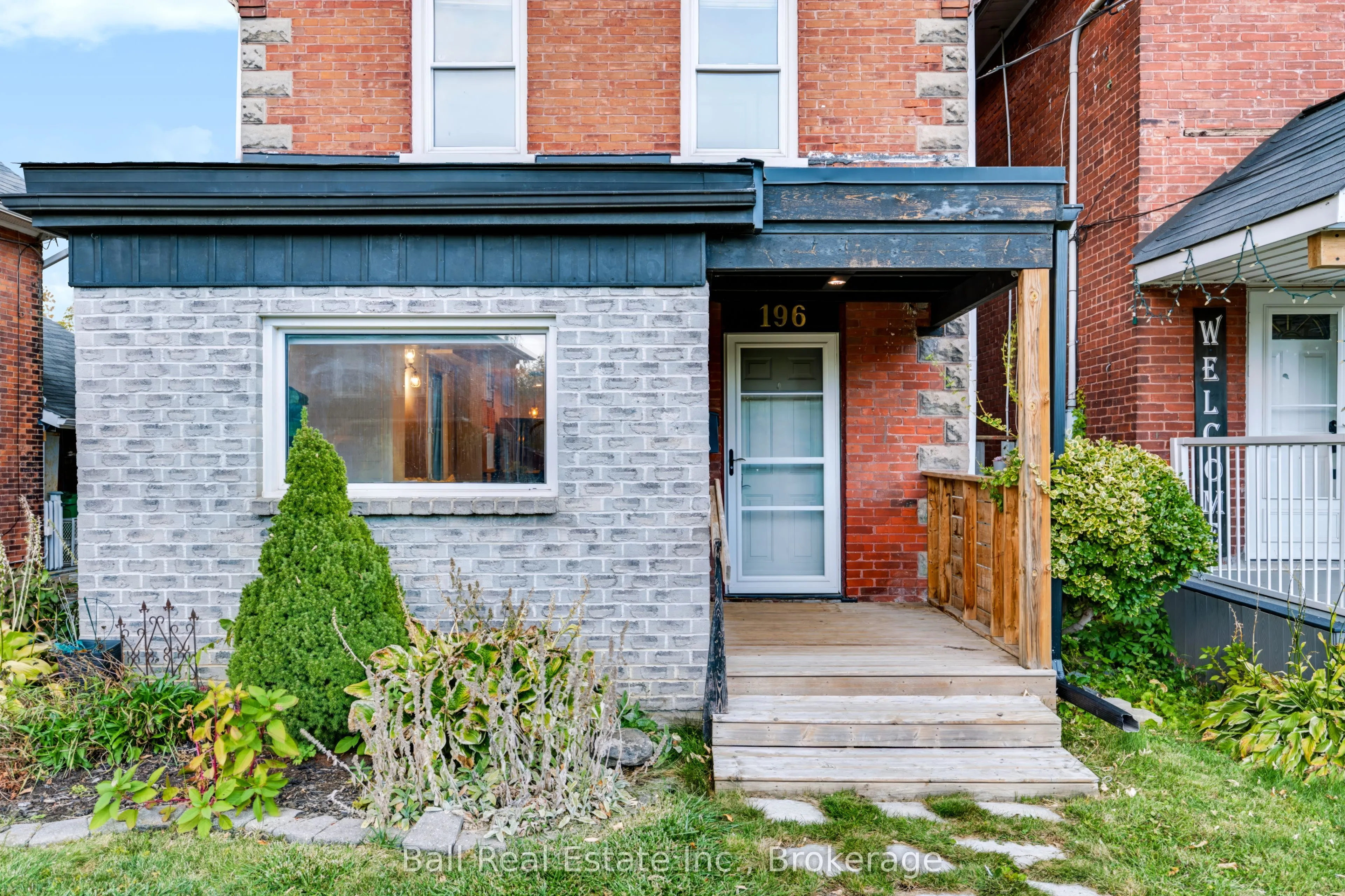 196 Perry Street