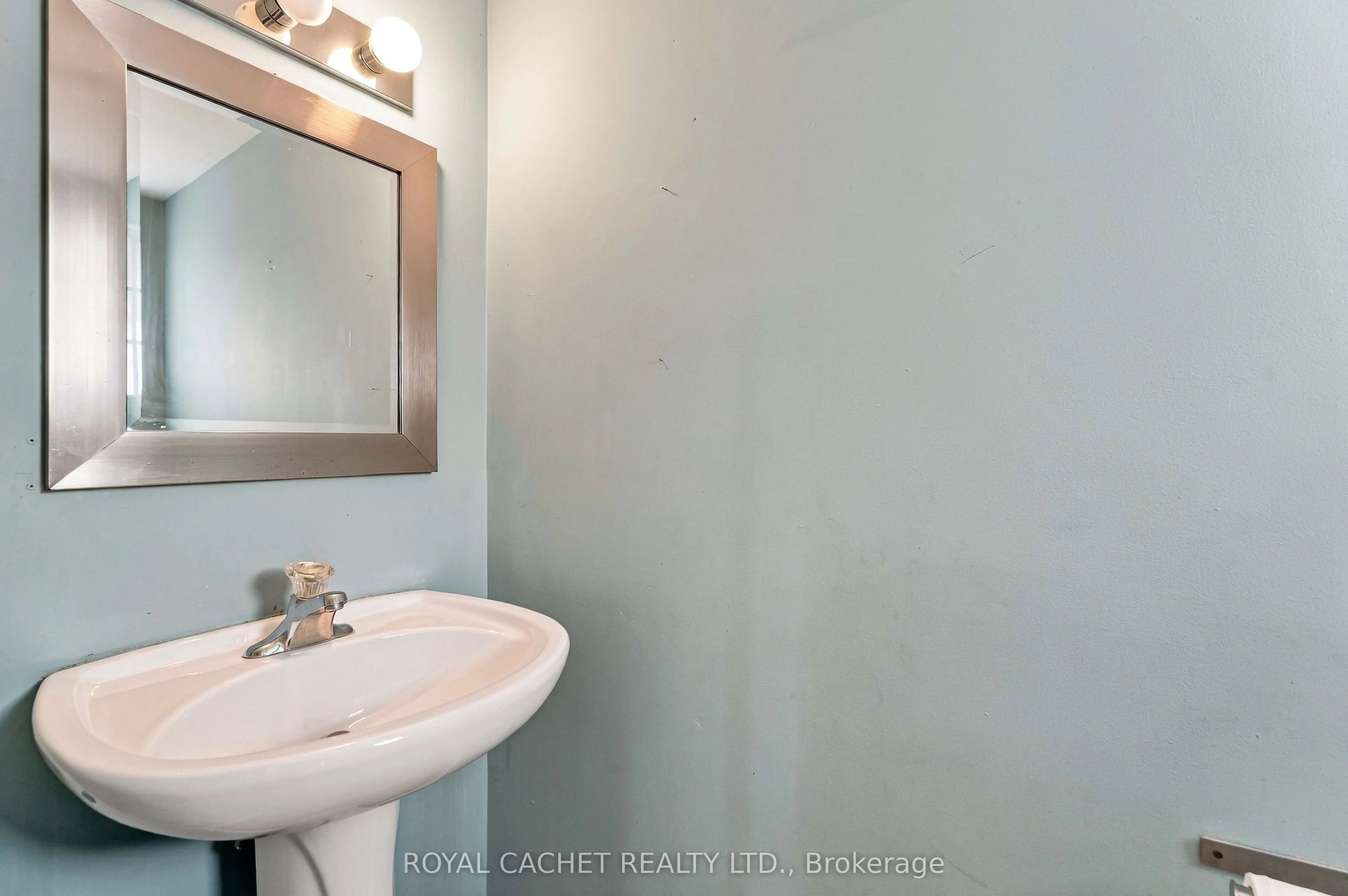 39 Pinewoods Drive #44