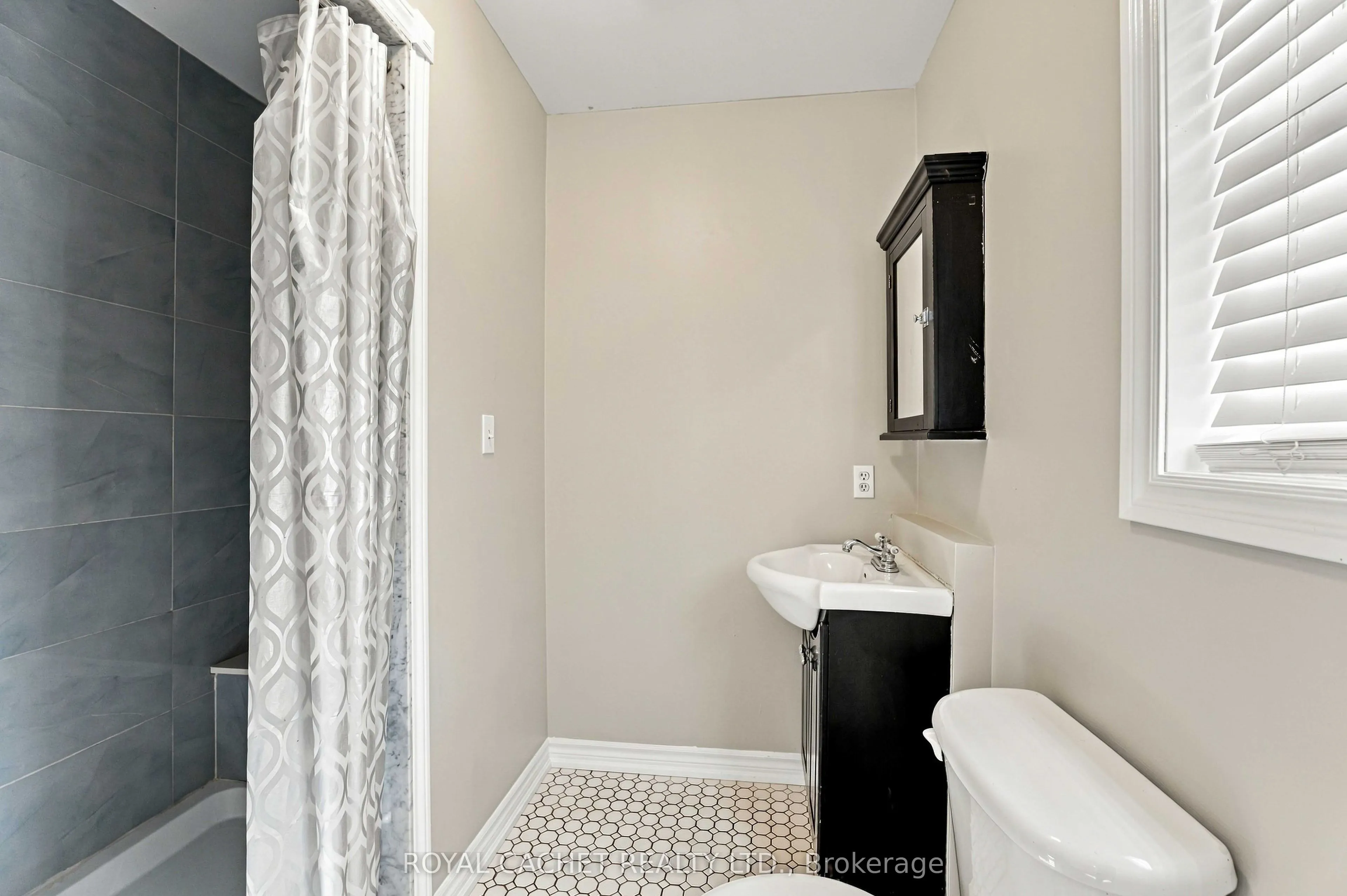 39 Pinewoods Drive #44