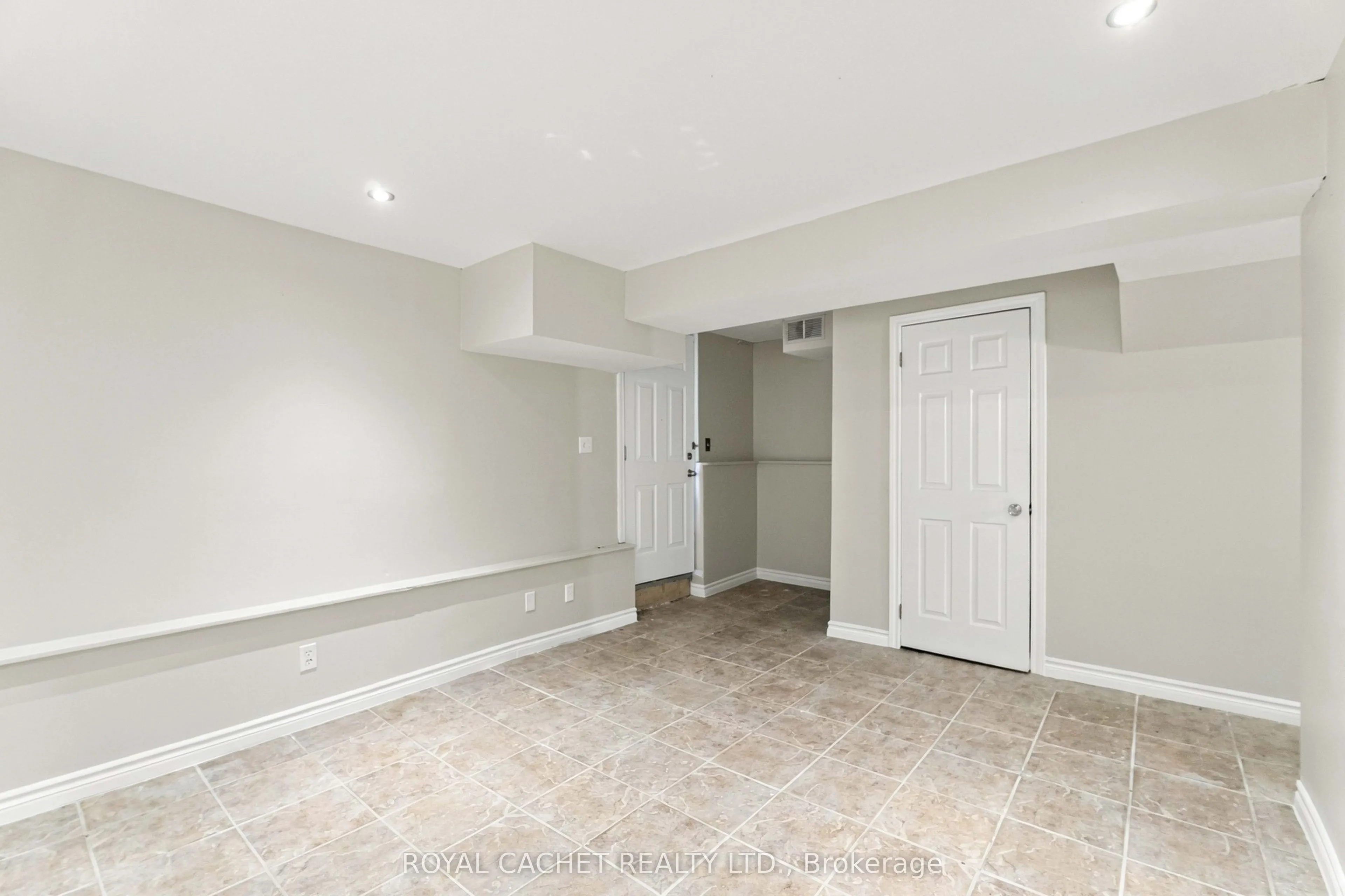 39 Pinewoods Drive #44