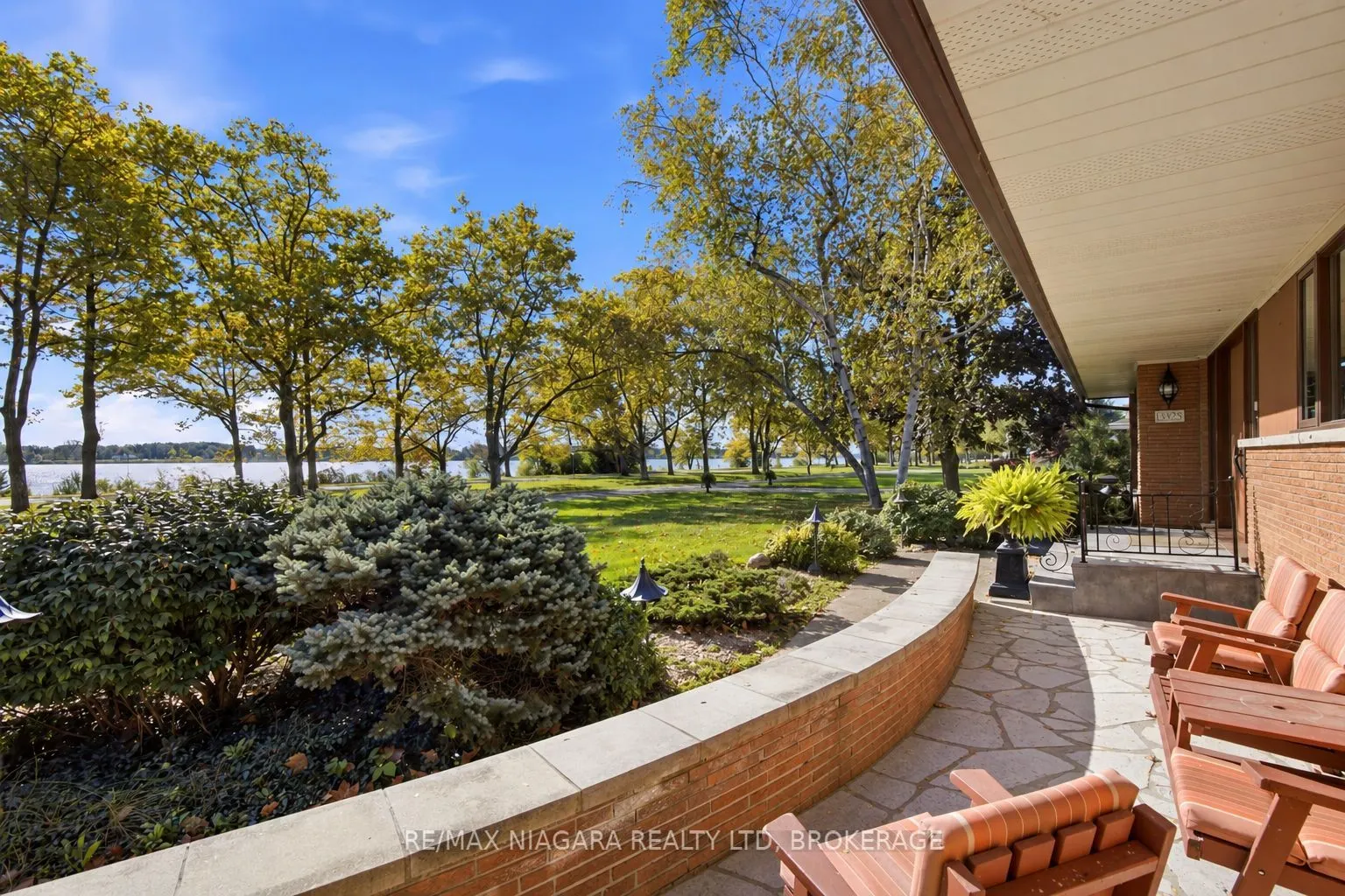 9985 Niagara River Parkway