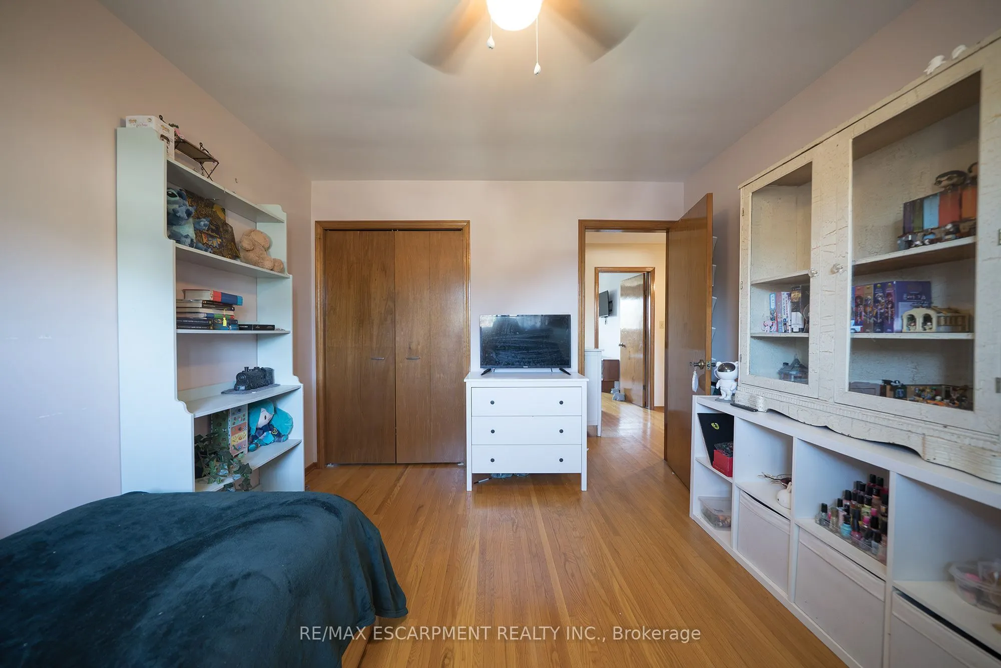 32 Avondale Crescent