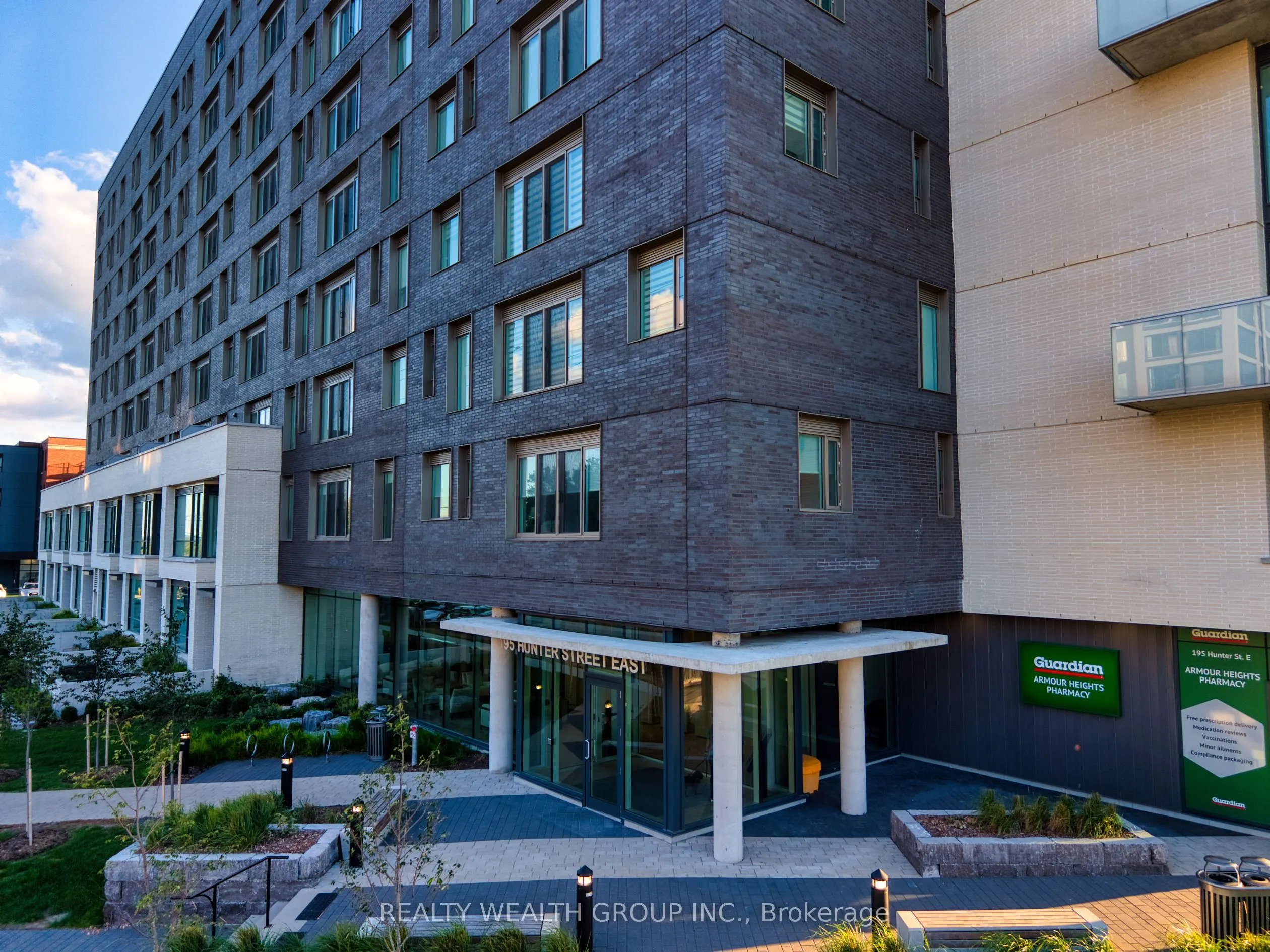 195 Hunter Street E #409