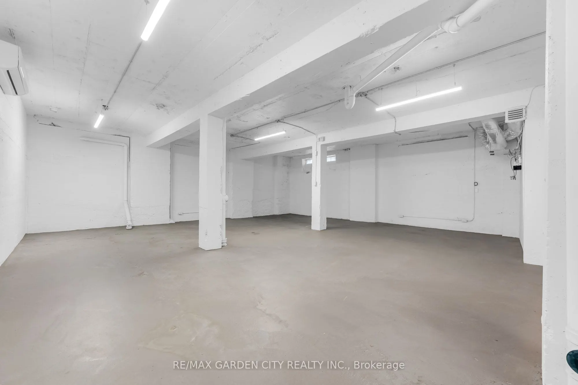 16 Myrtle Avenue #4 Lower
