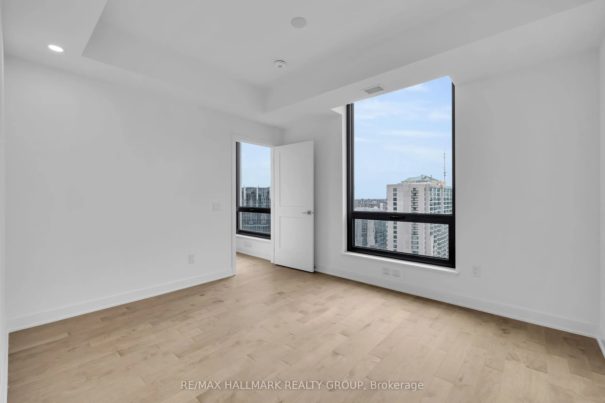 340 Queen Street #2604