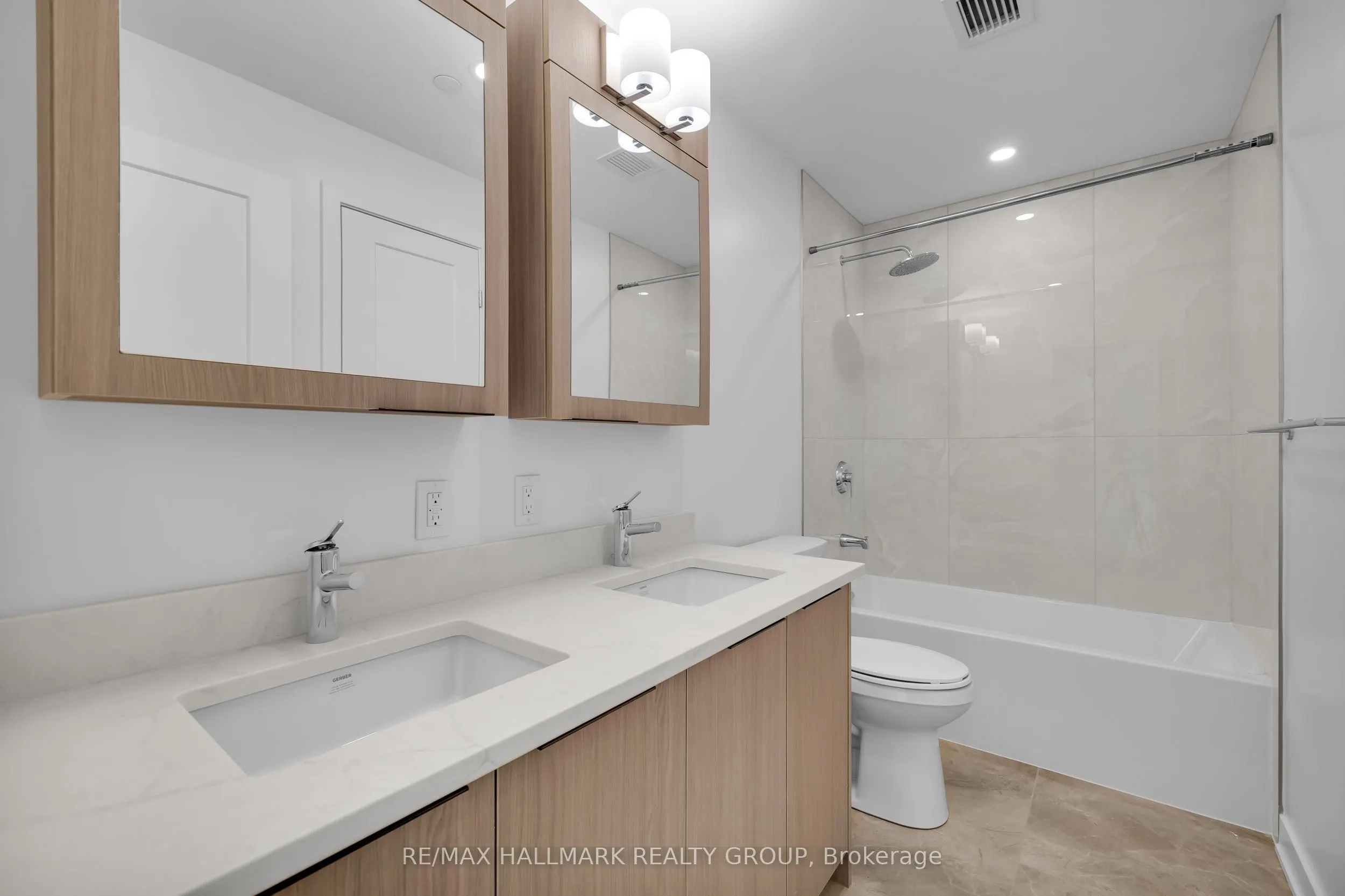 340 Queen Street #2604