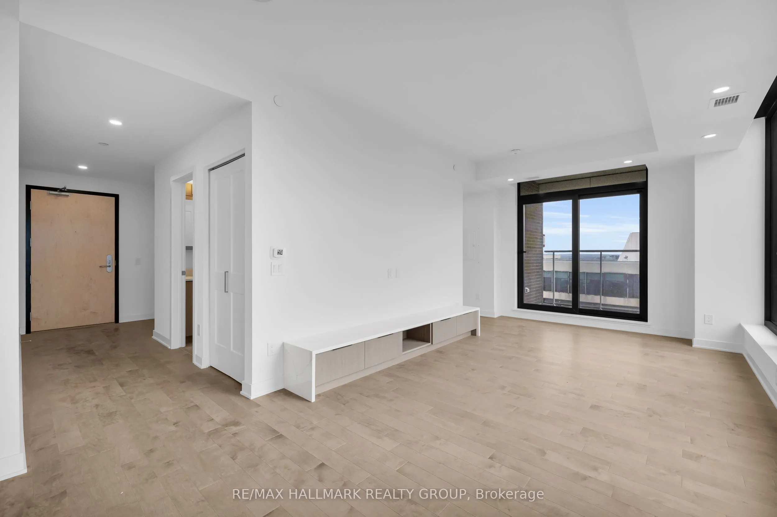 340 Queen Street #2604