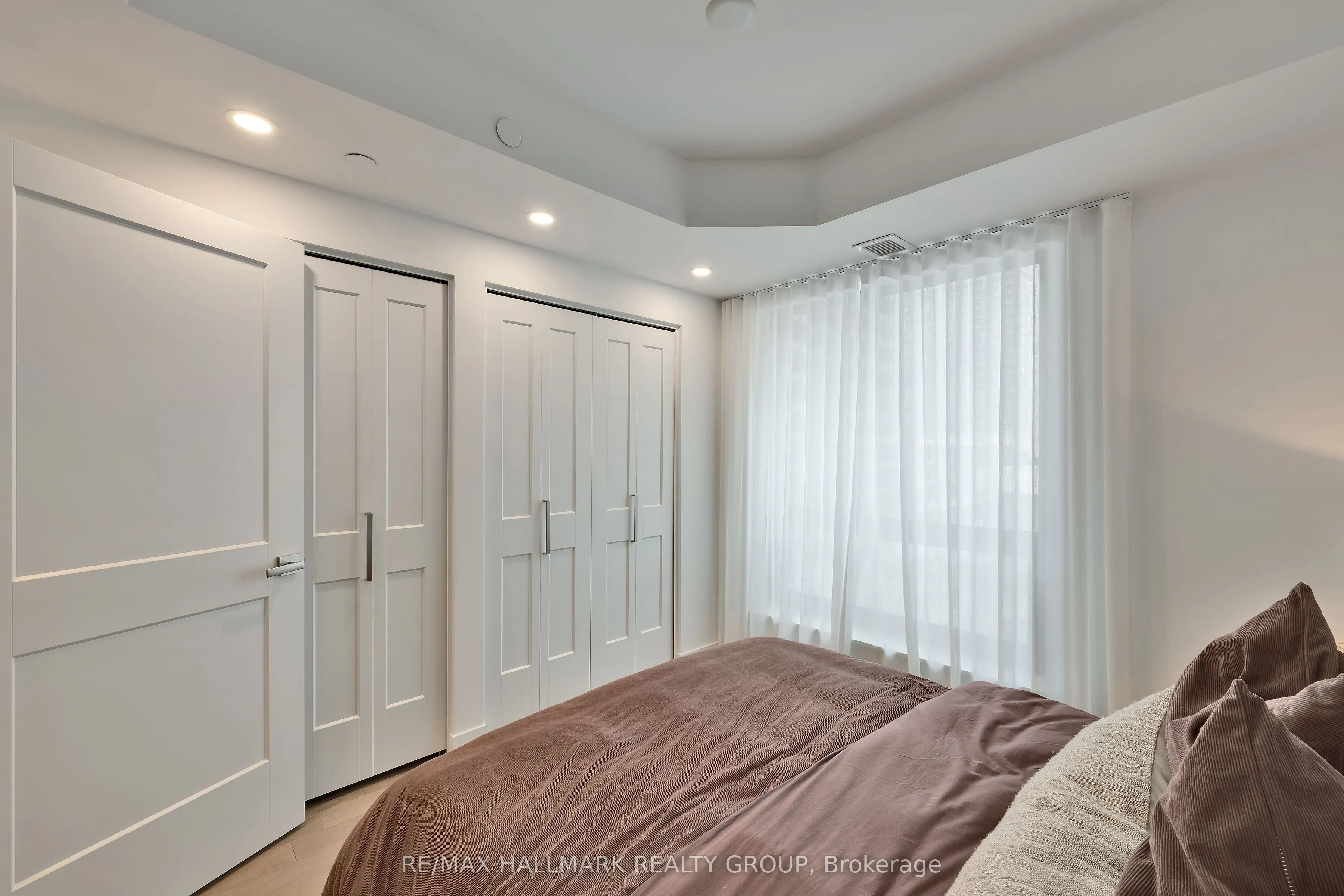 340 Queen Street #406