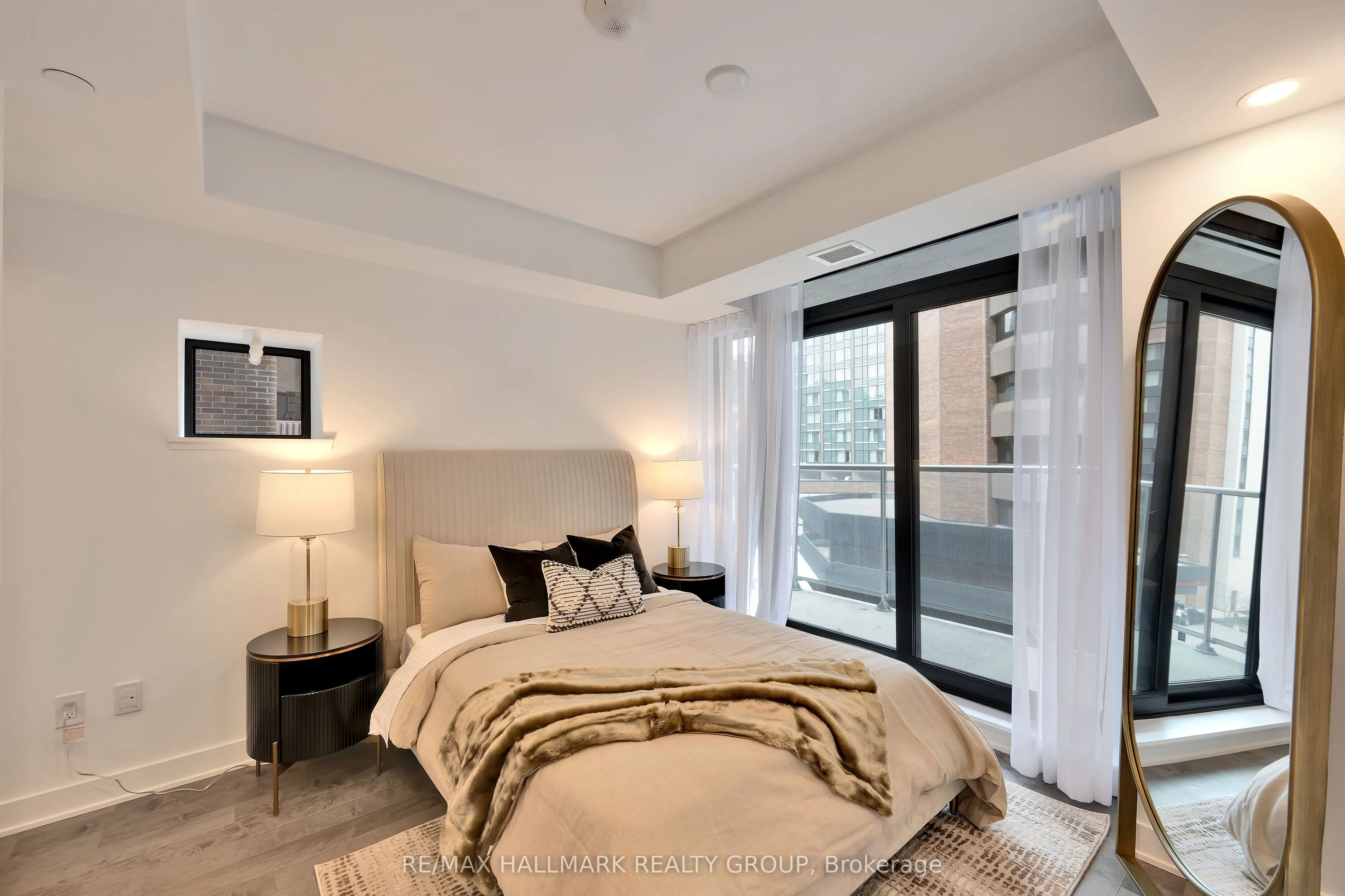 340 Queen Street #401