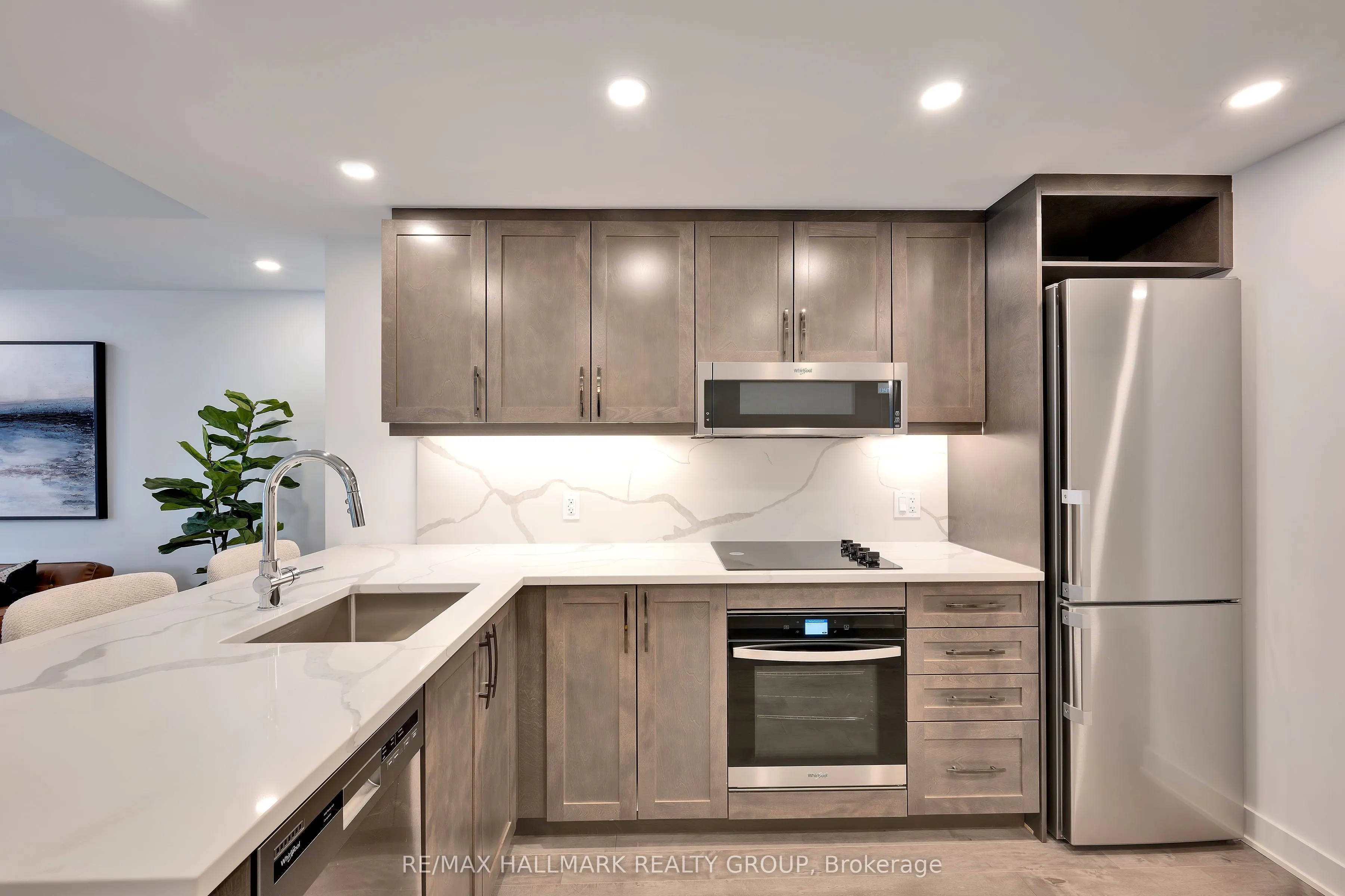 340 Queen Street #401