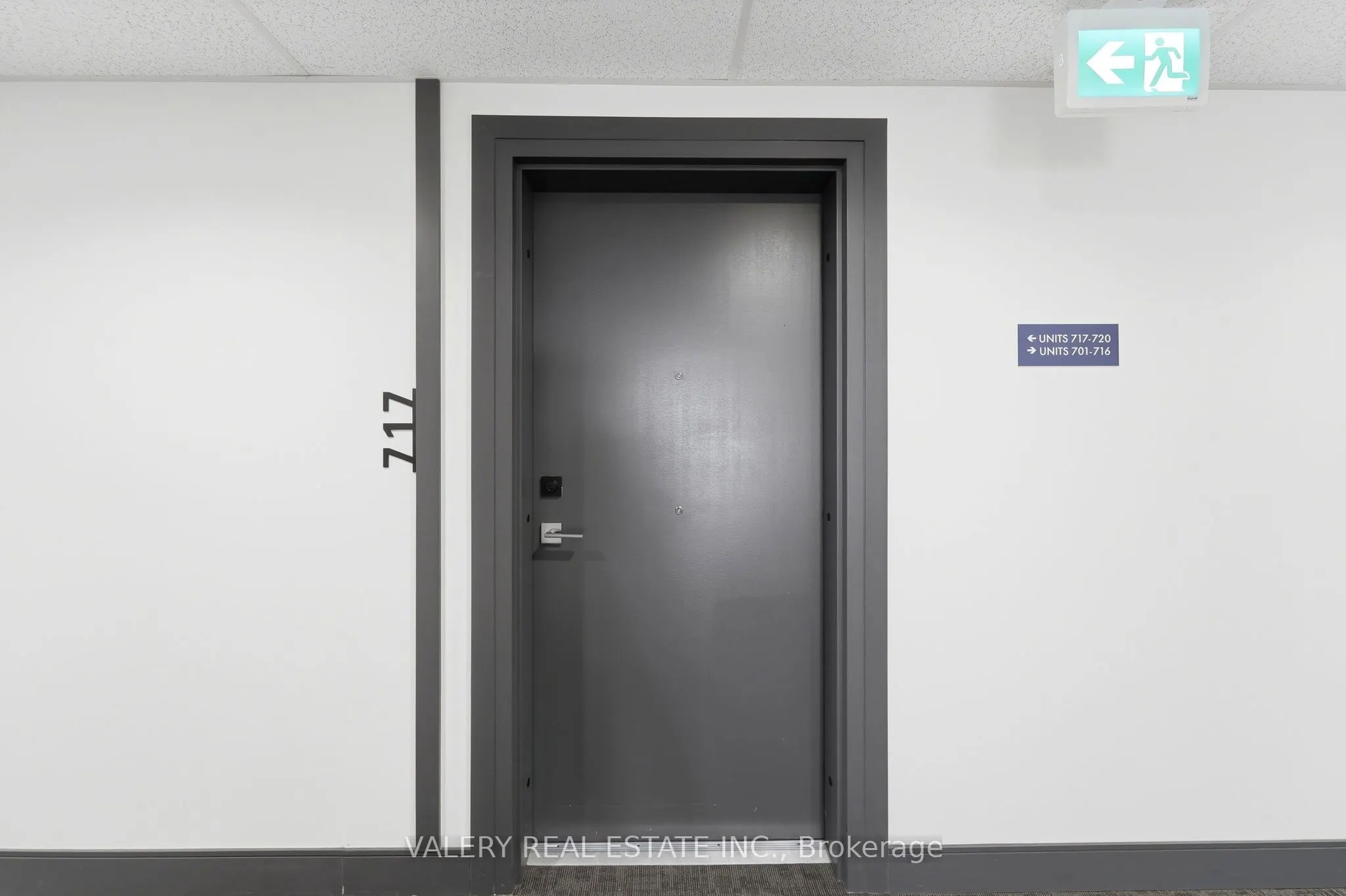 1 Wellington Street #717
