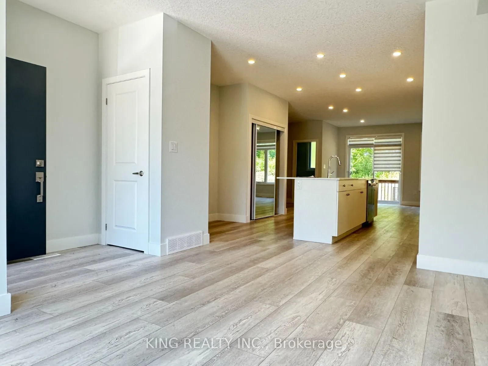 990 DEVERON Crescent #47