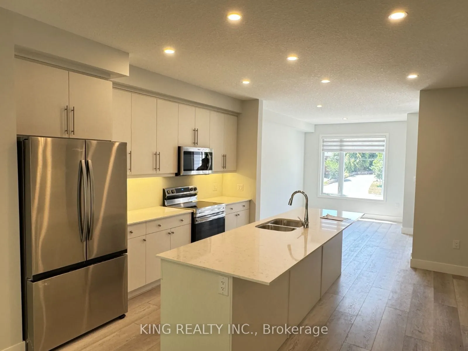 990 DEVERON Crescent #47