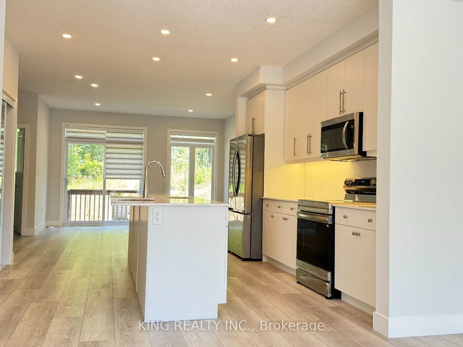 990 DEVERON Crescent #47