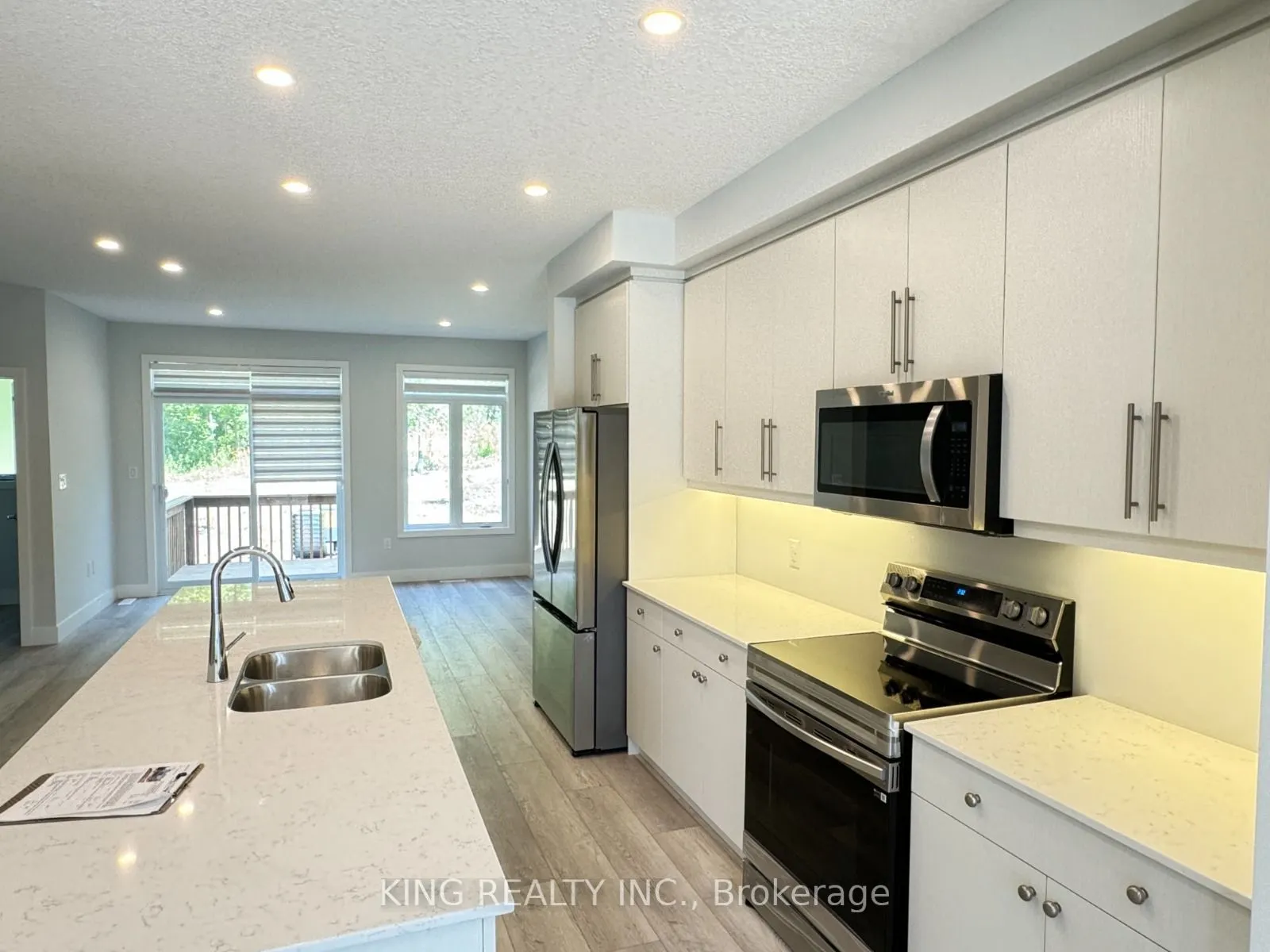 990 DEVERON Crescent #47