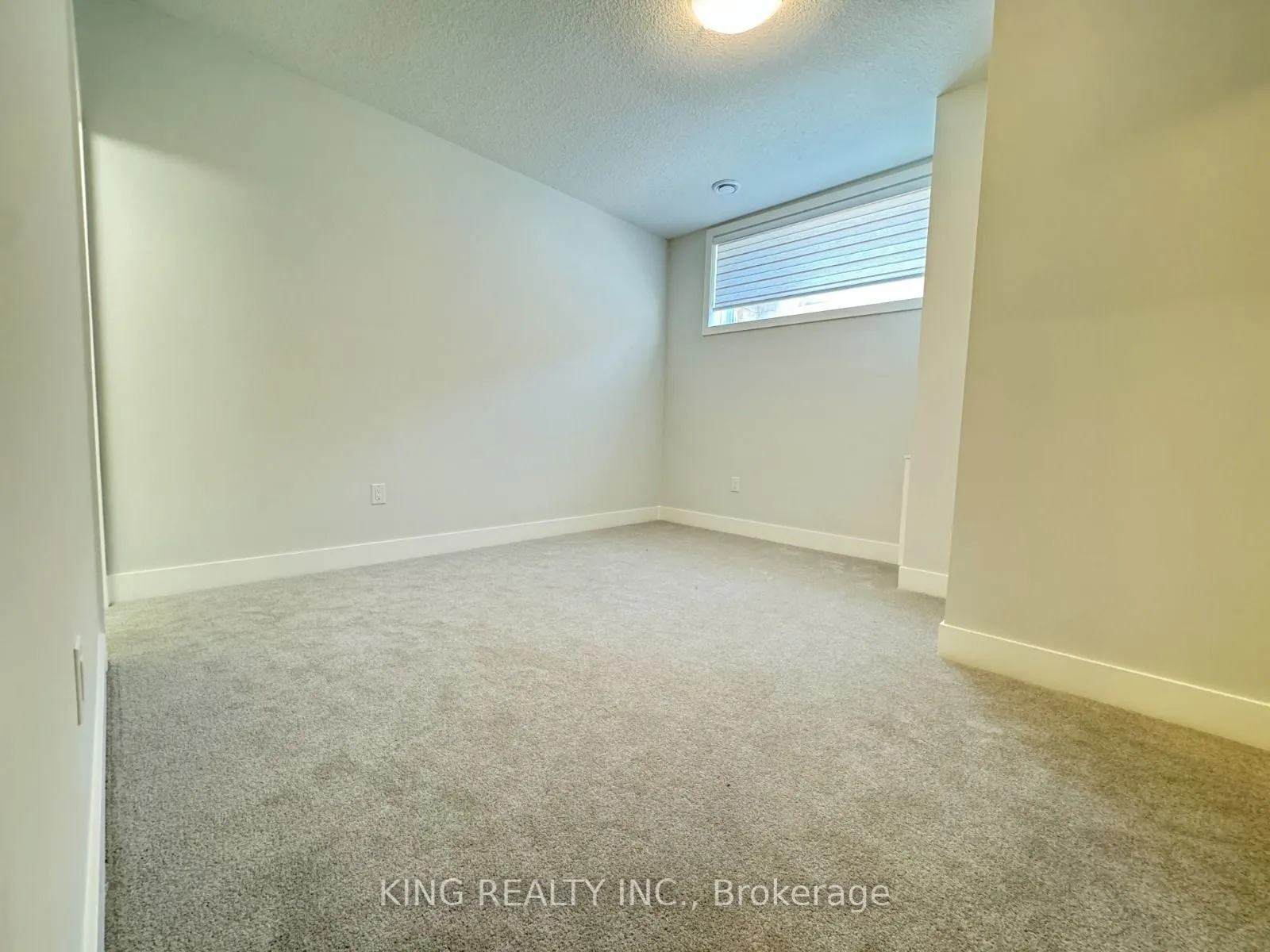 990 DEVERON Crescent #47
