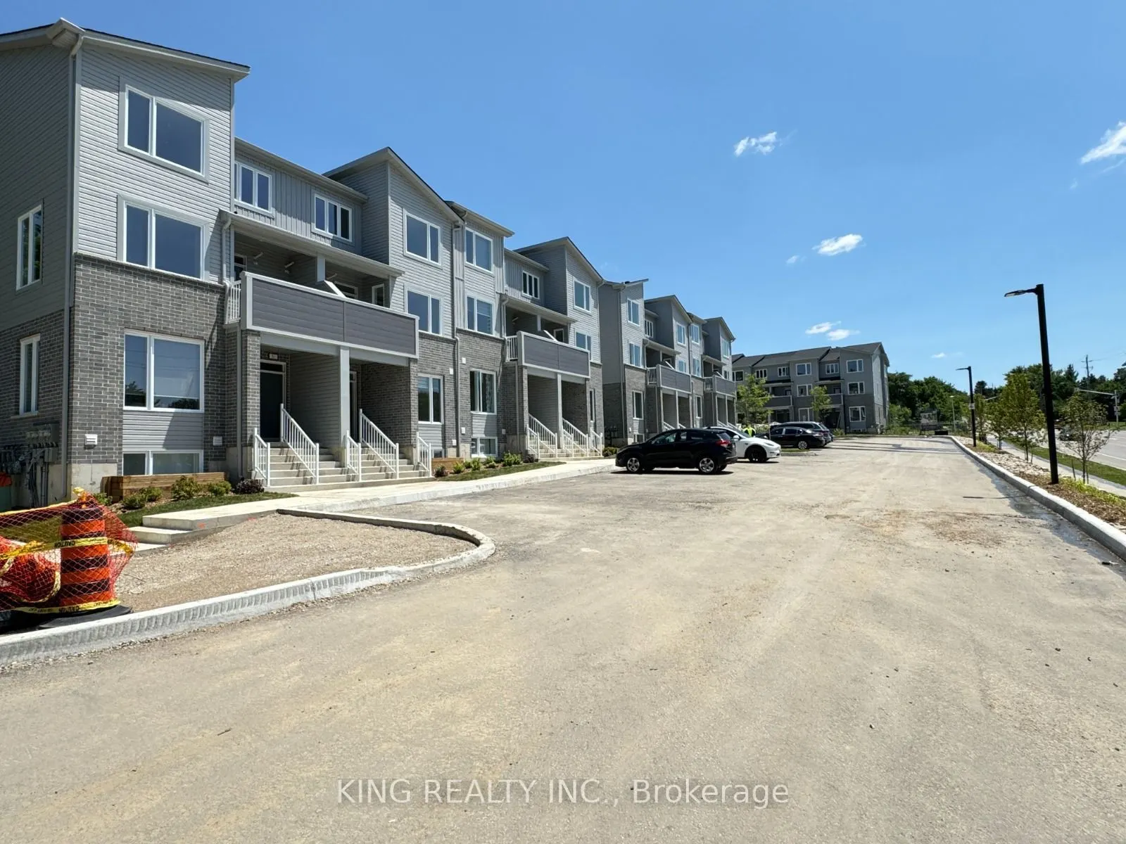990 DEVERON Crescent #47