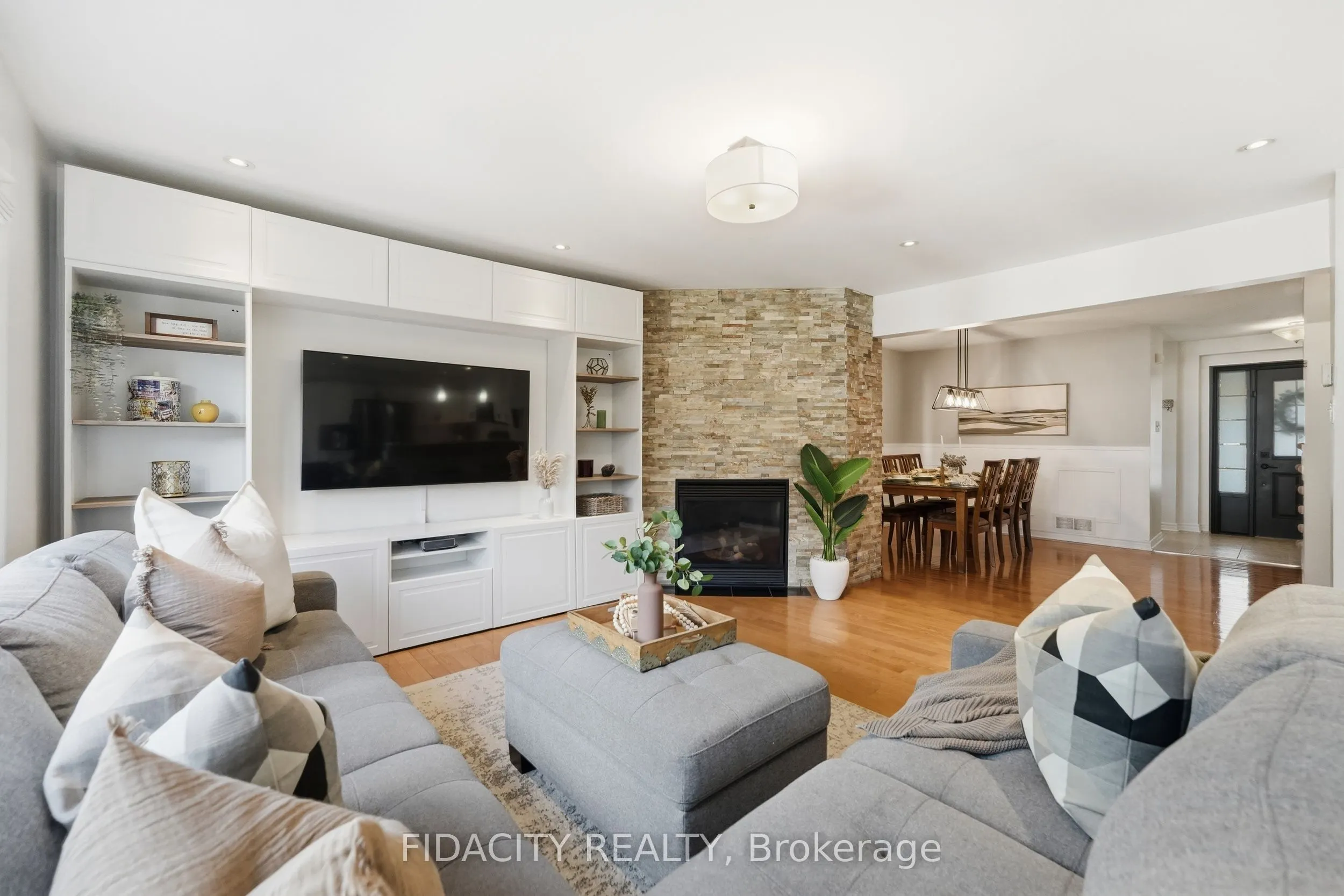 206 Mistral Way