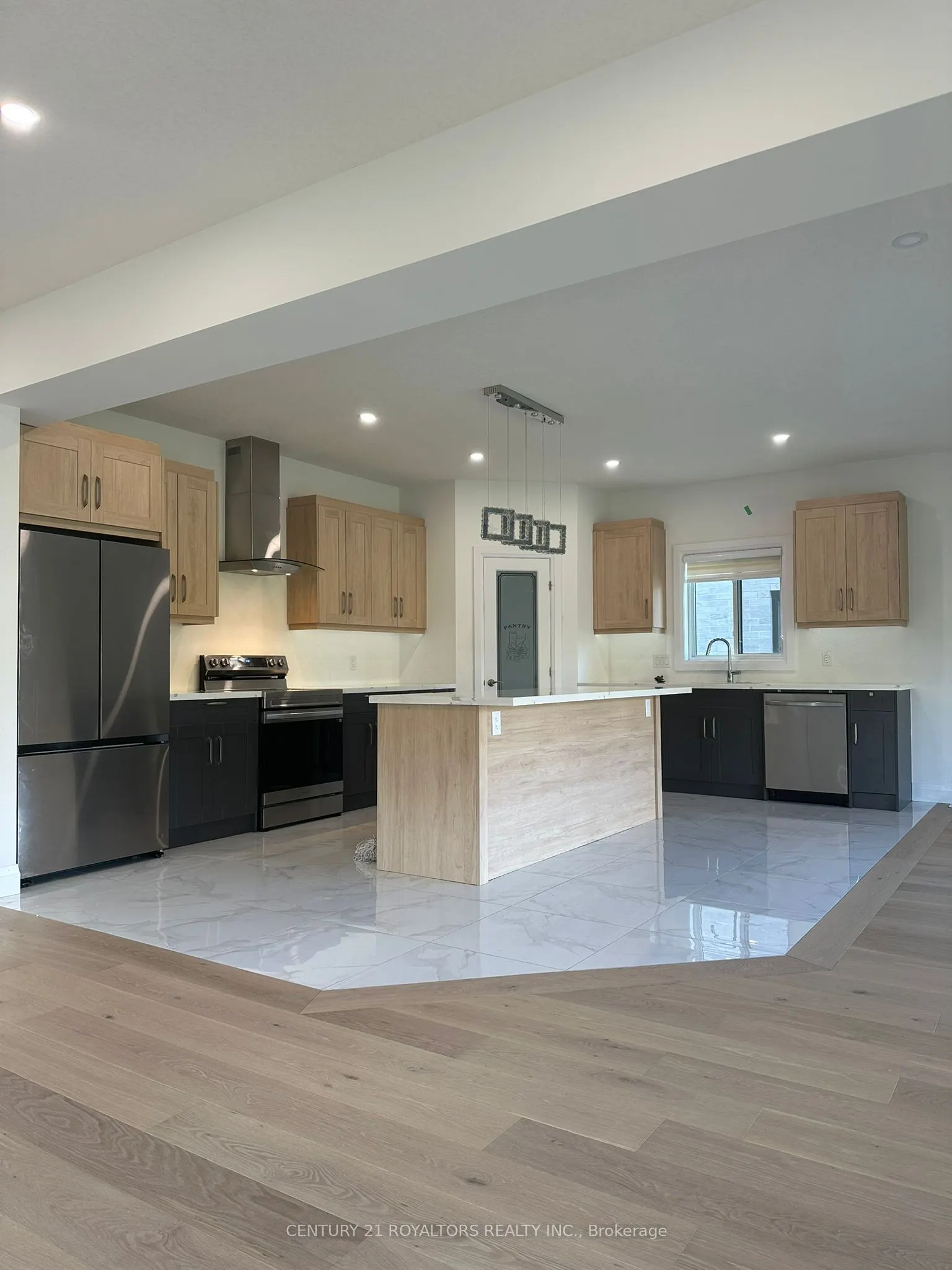 1526 Chickadee Trail