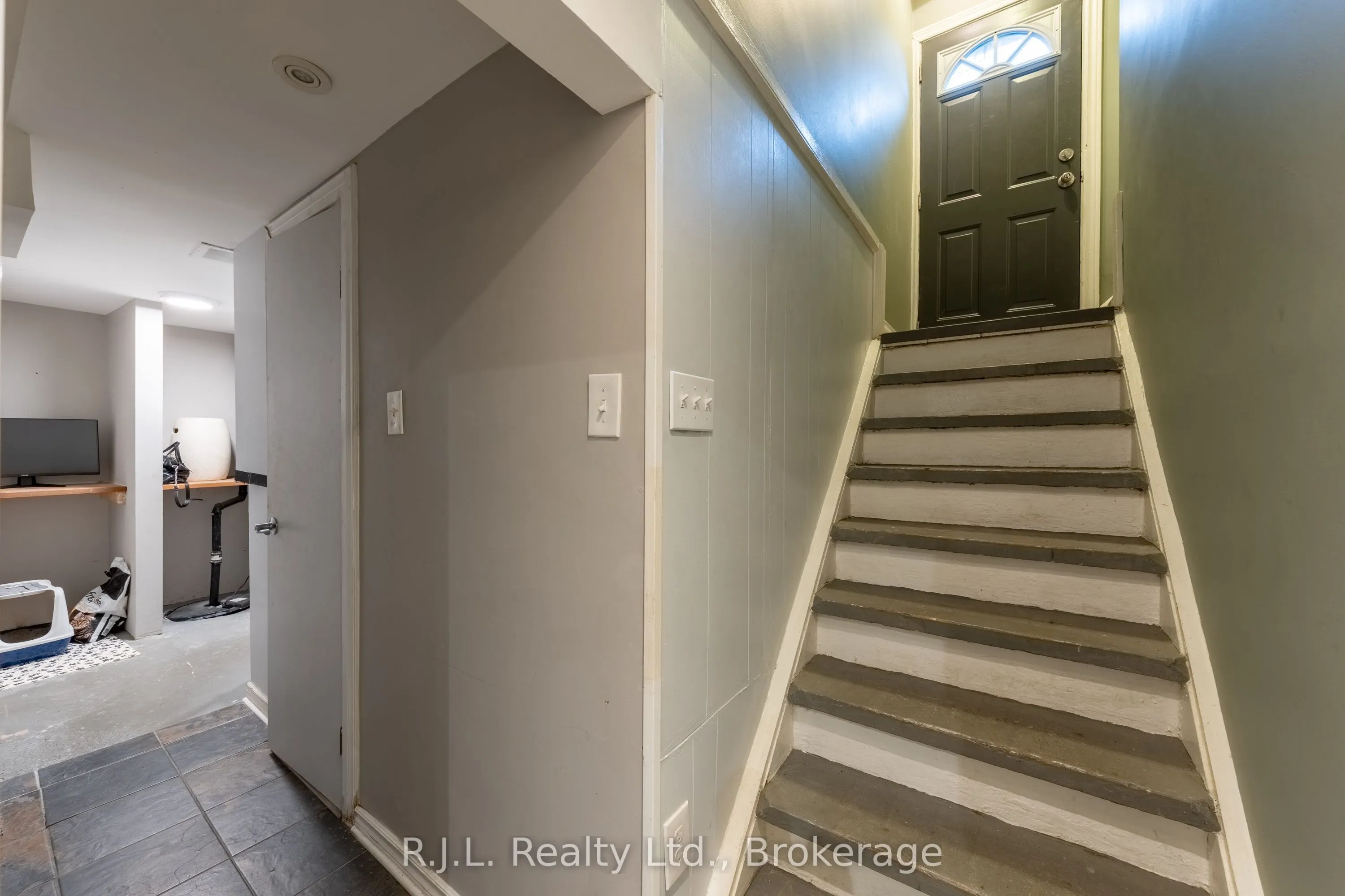 566 Shirley Avenue