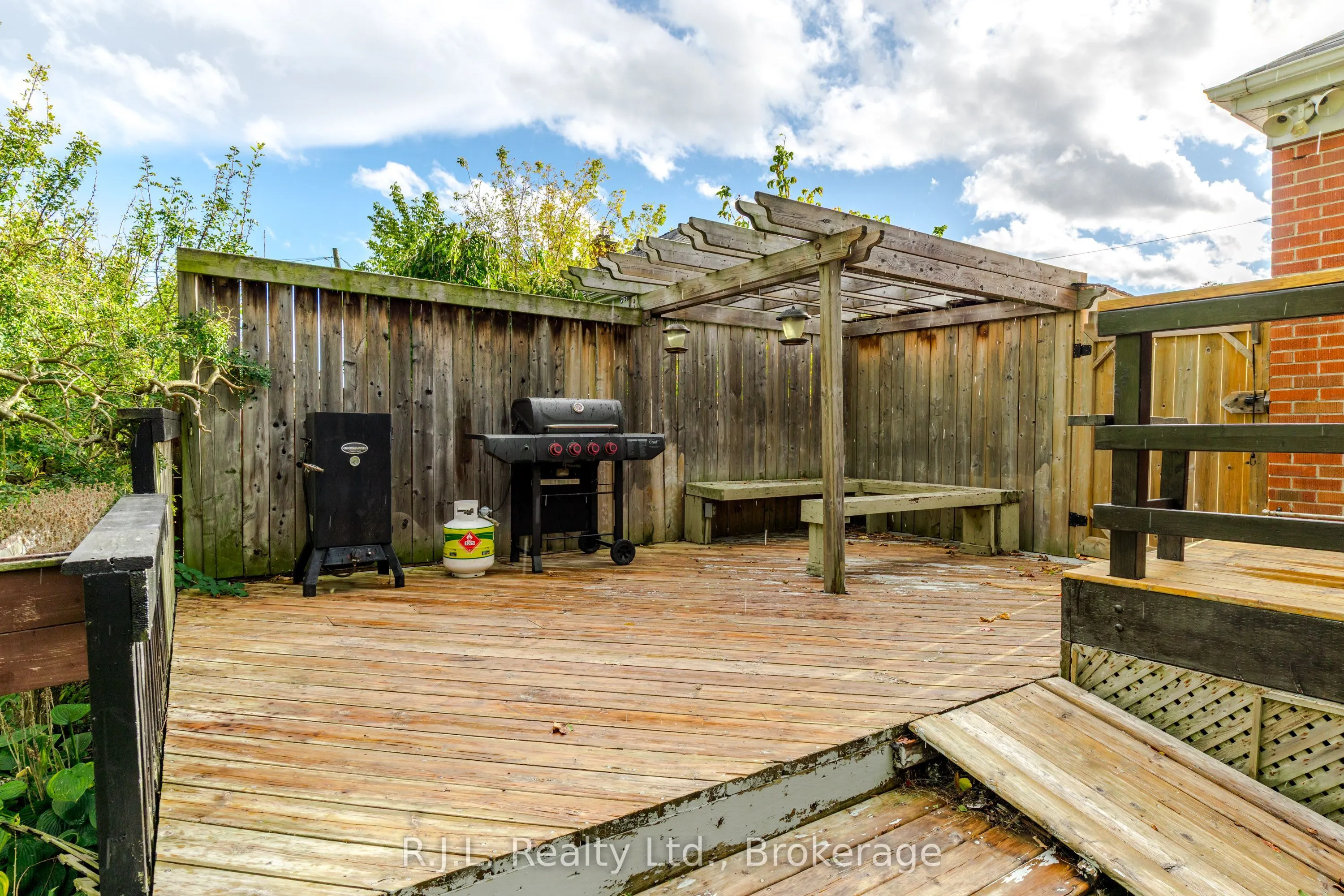 566 Shirley Avenue