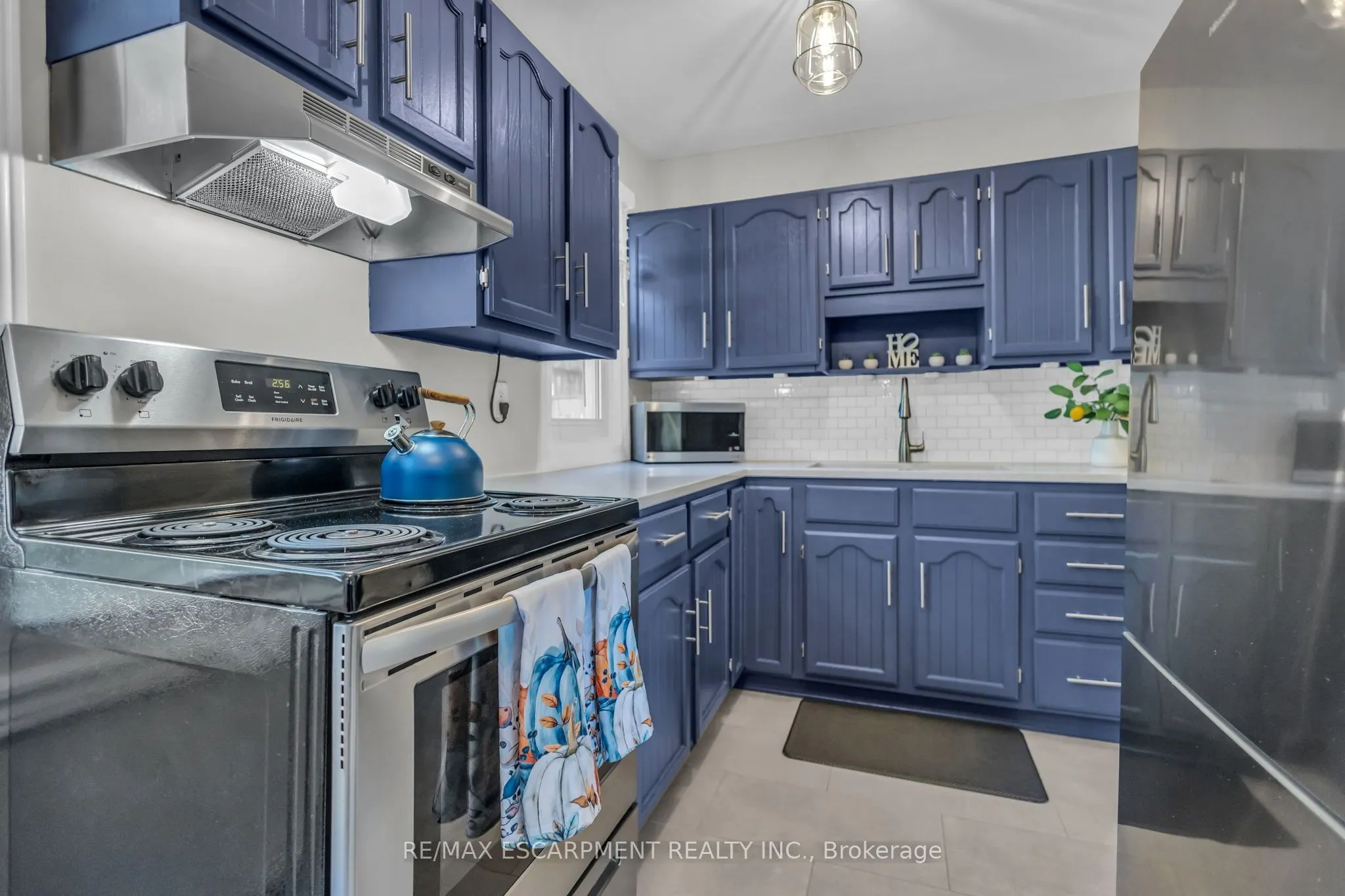 79 Brydges Street
