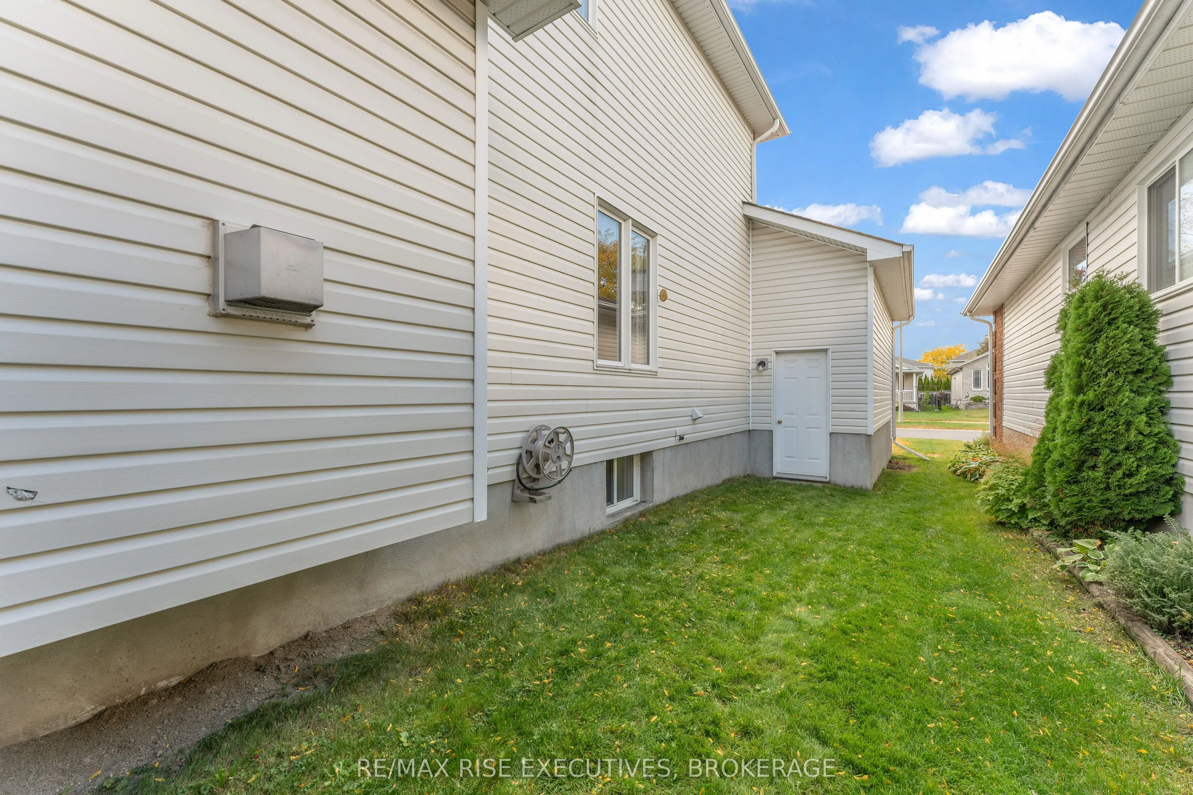 370 Cooke Crescent