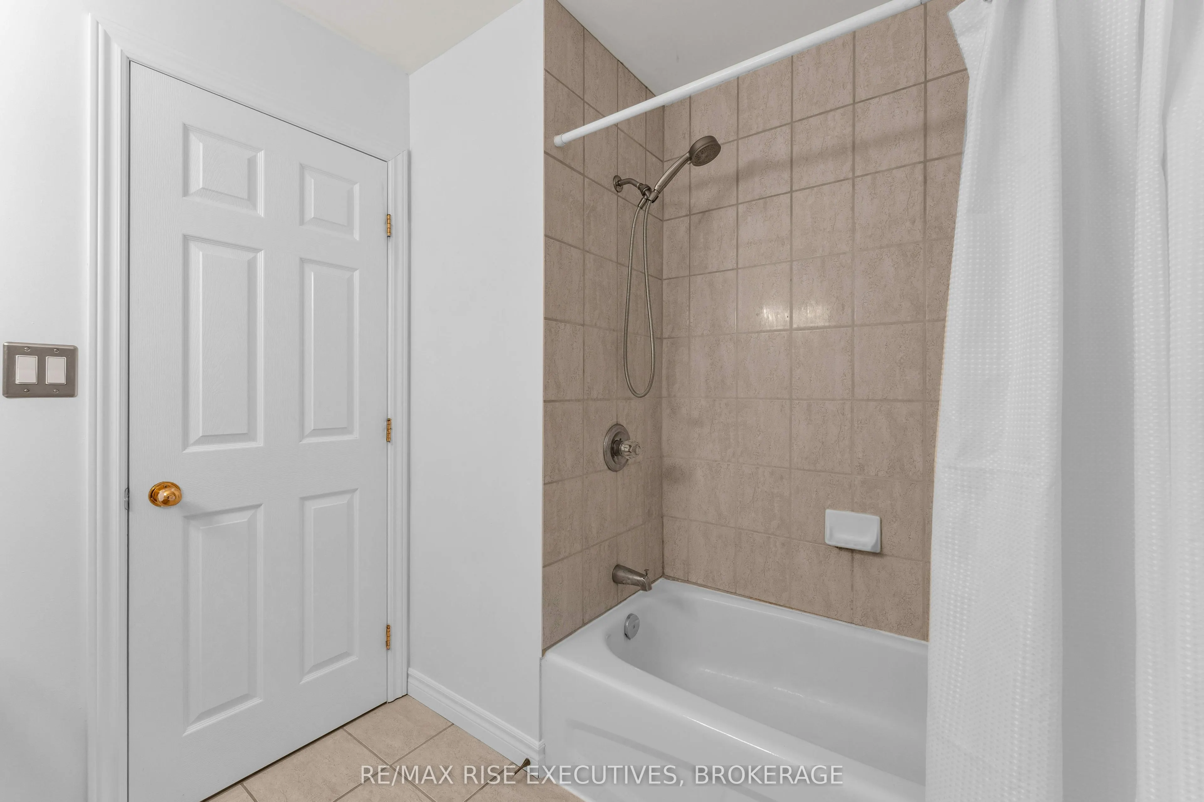 370 Cooke Crescent