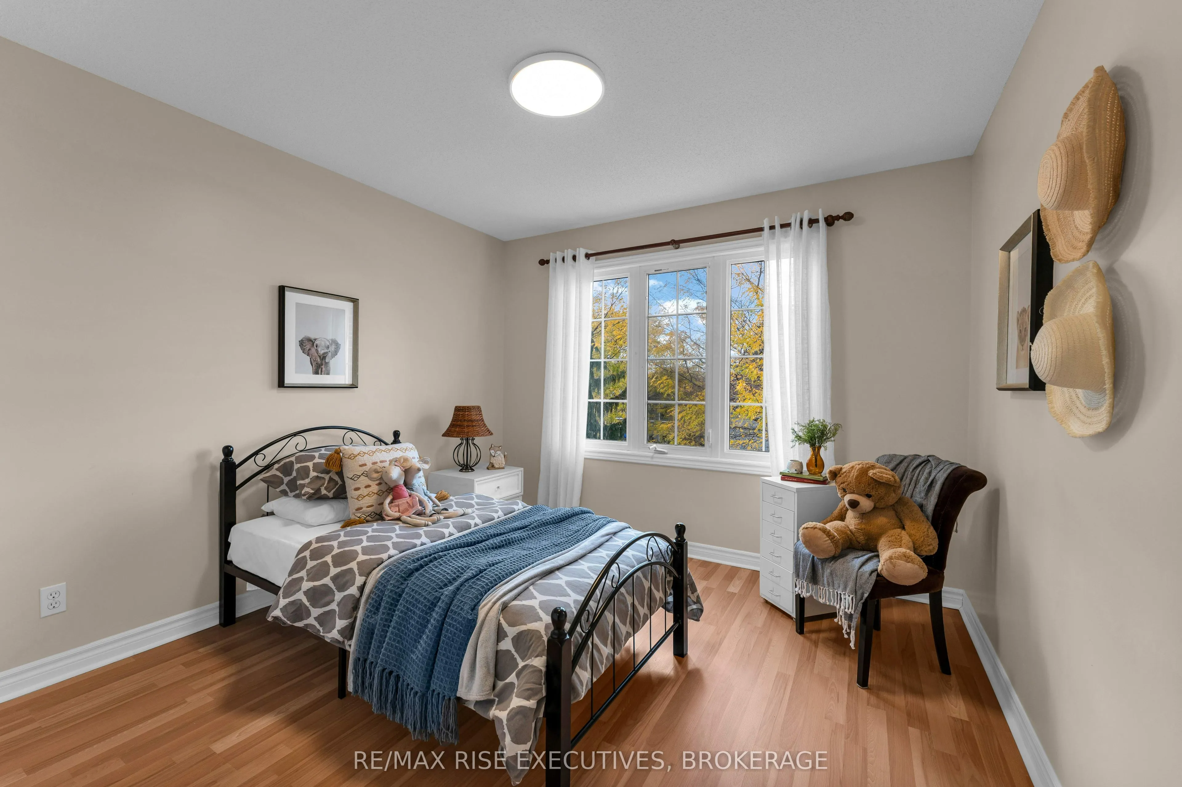 370 Cooke Crescent