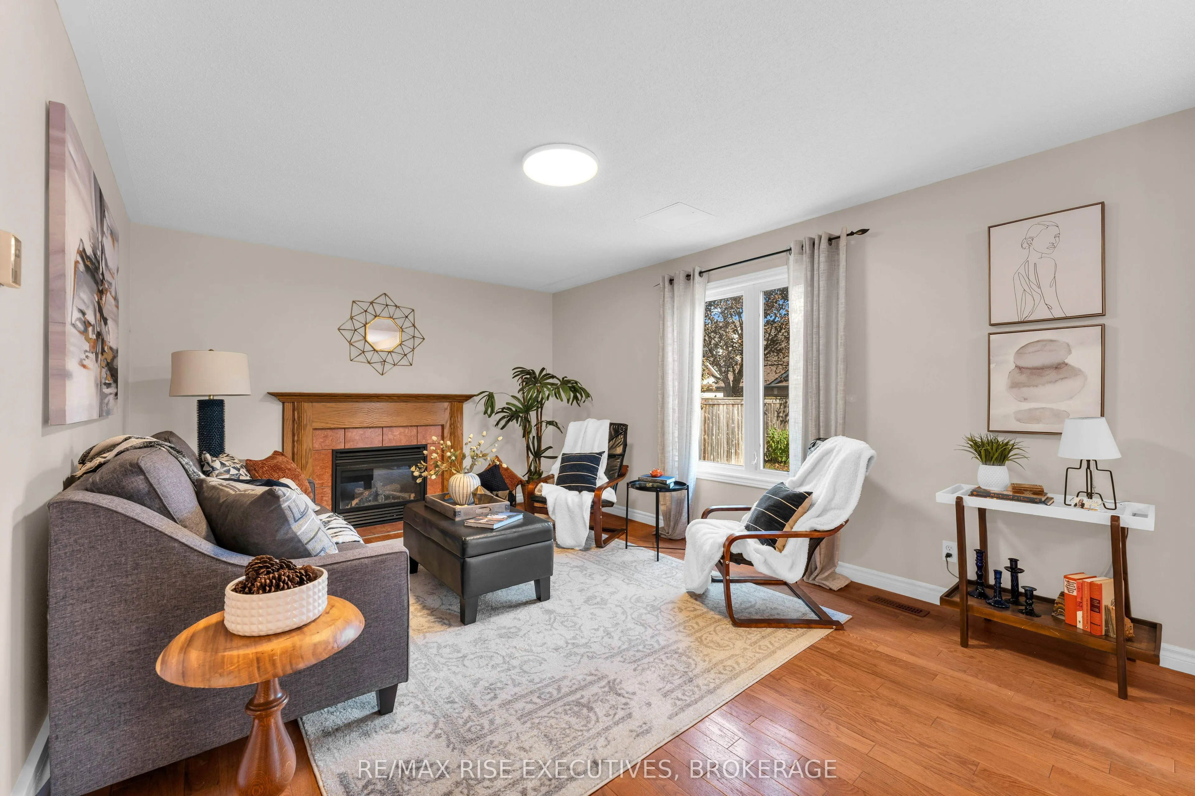 370 Cooke Crescent