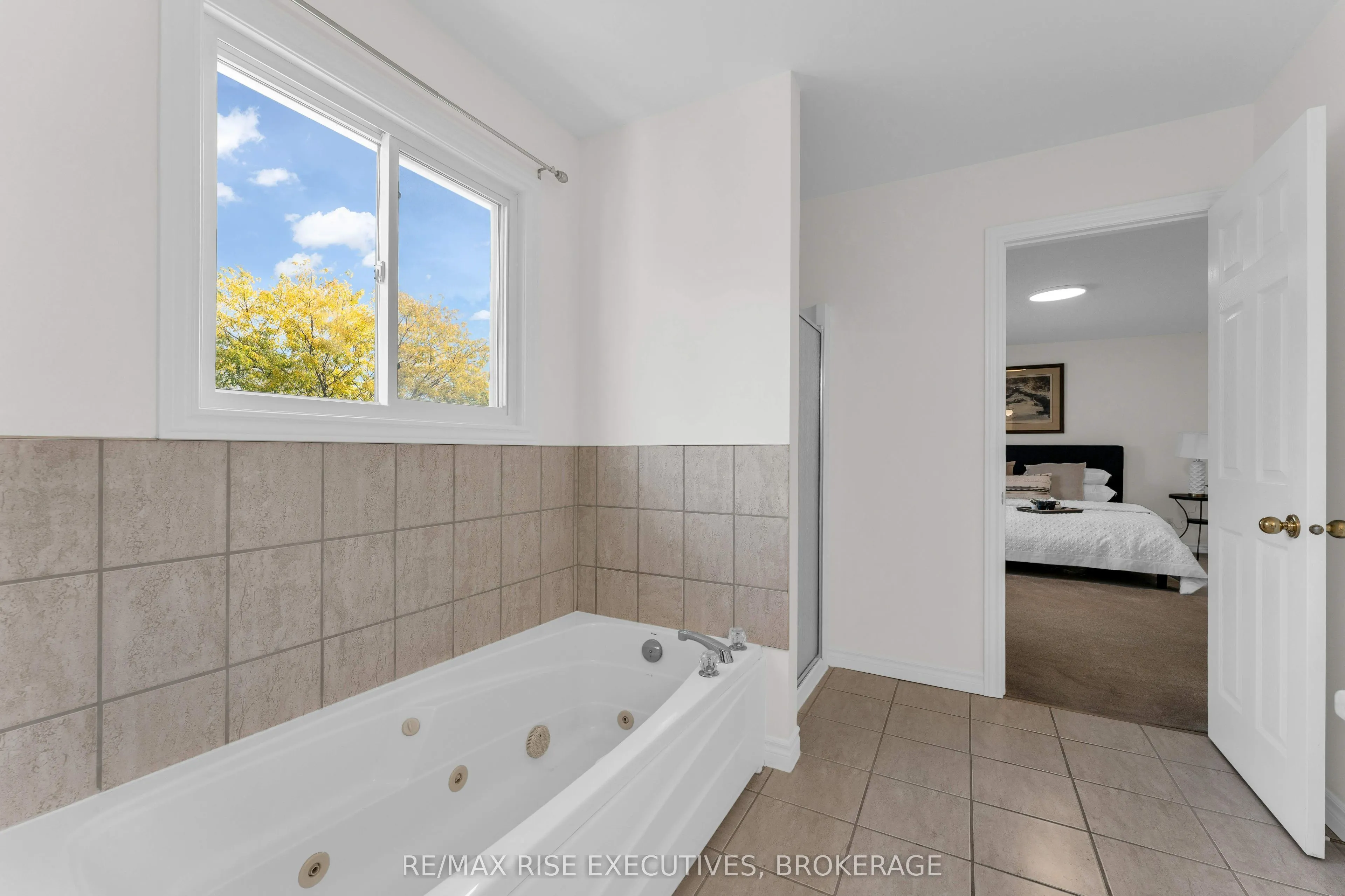 370 Cooke Crescent