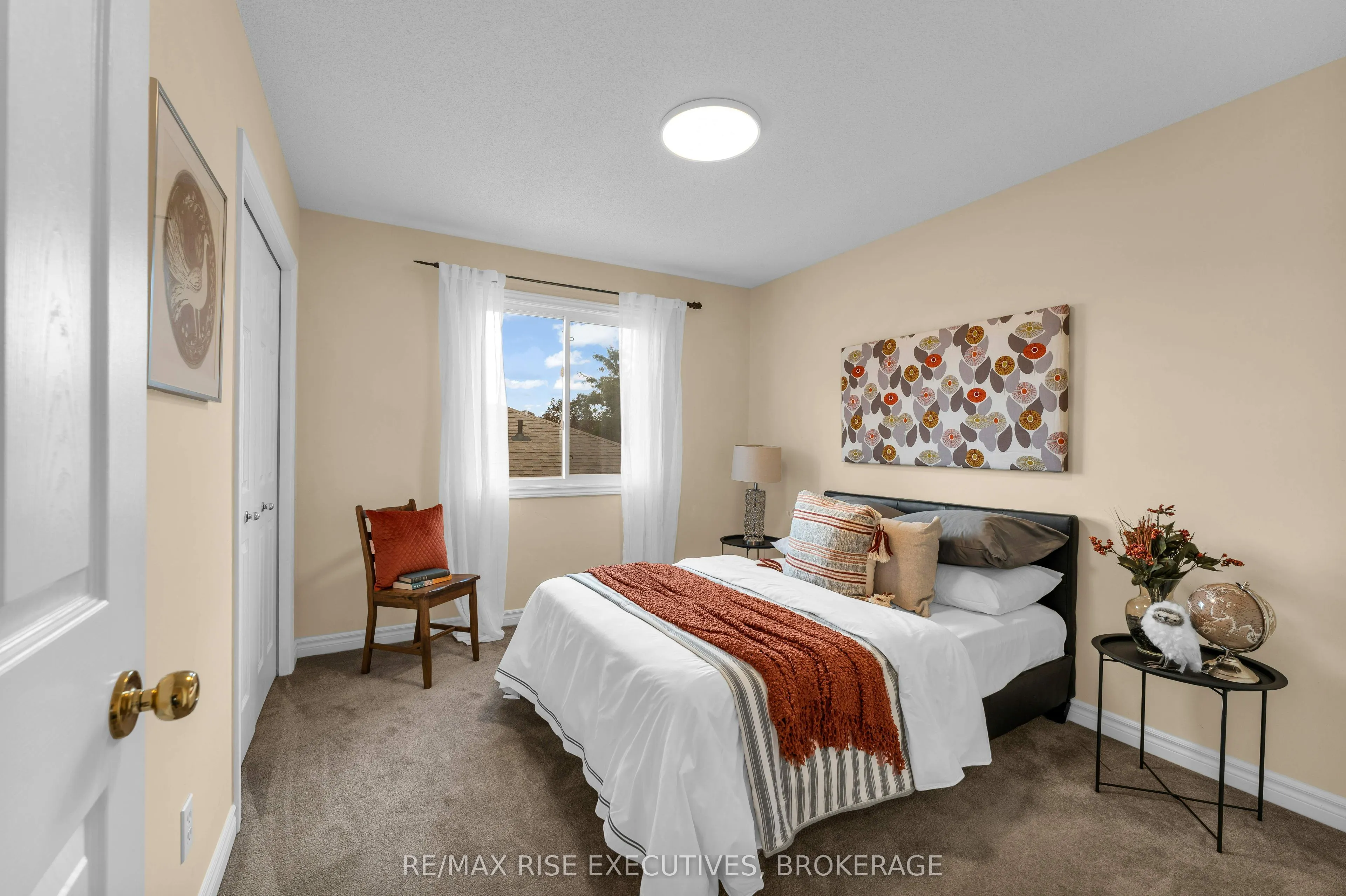 370 Cooke Crescent