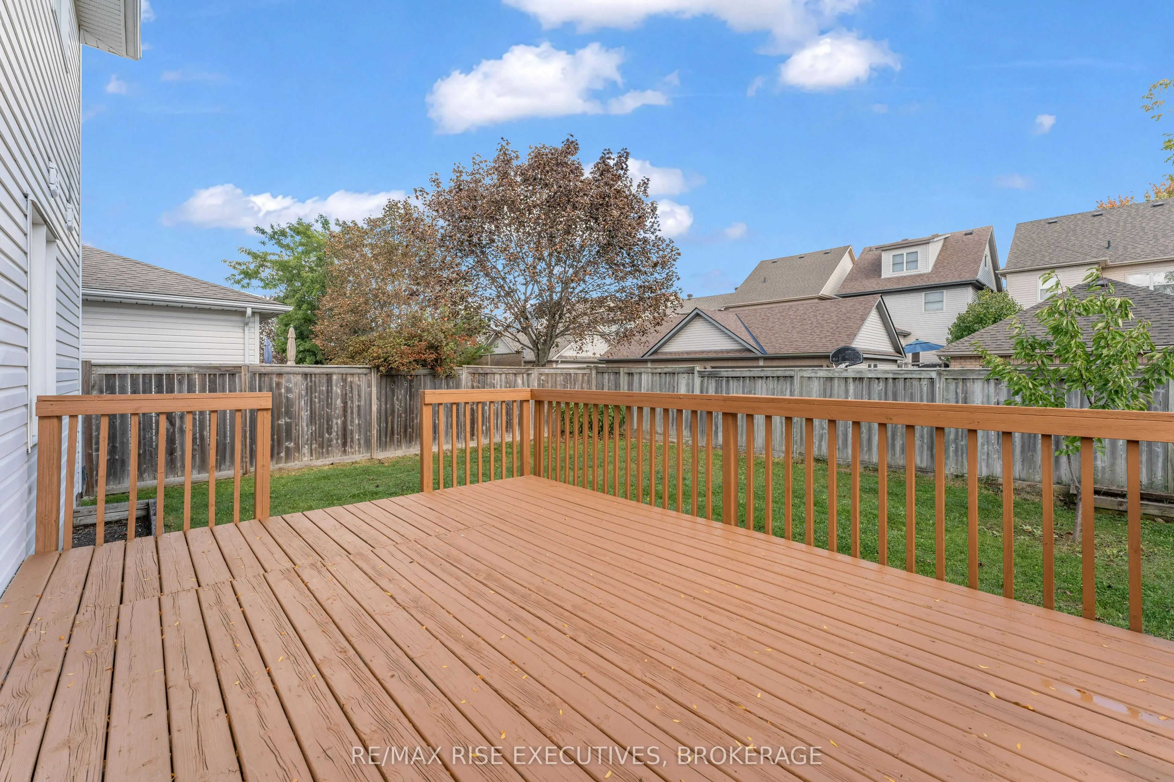 370 Cooke Crescent