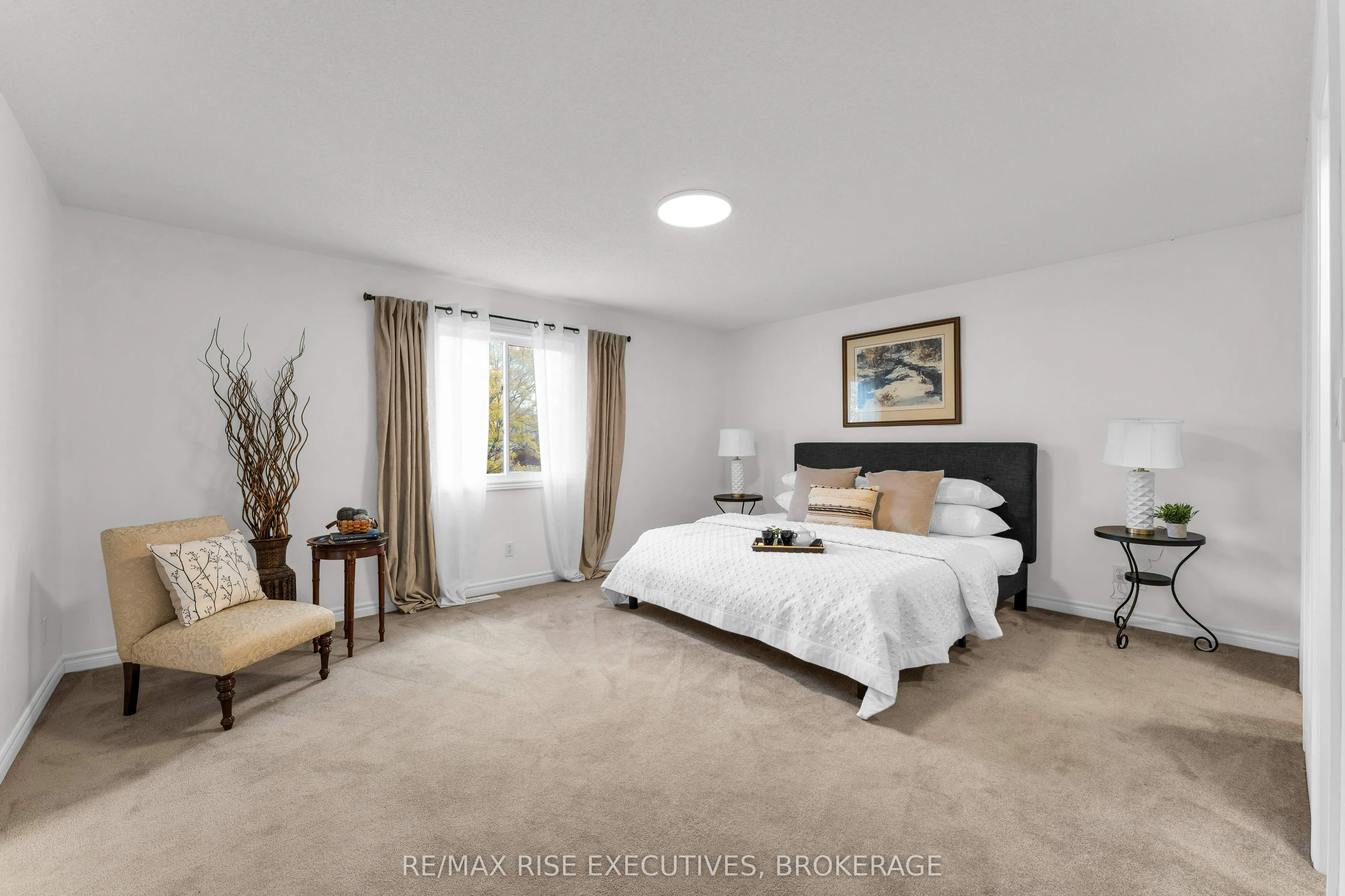 370 Cooke Crescent