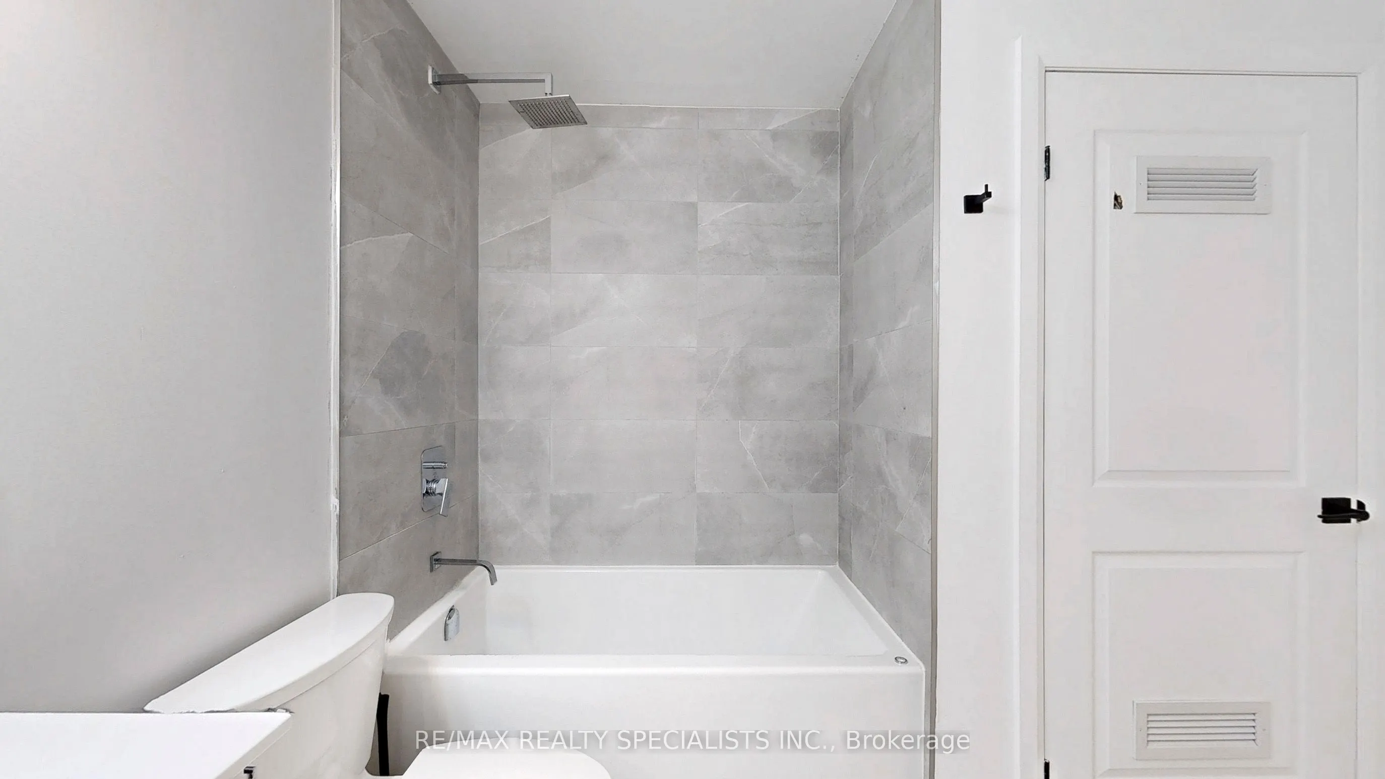 7 ERIE Avenue #809