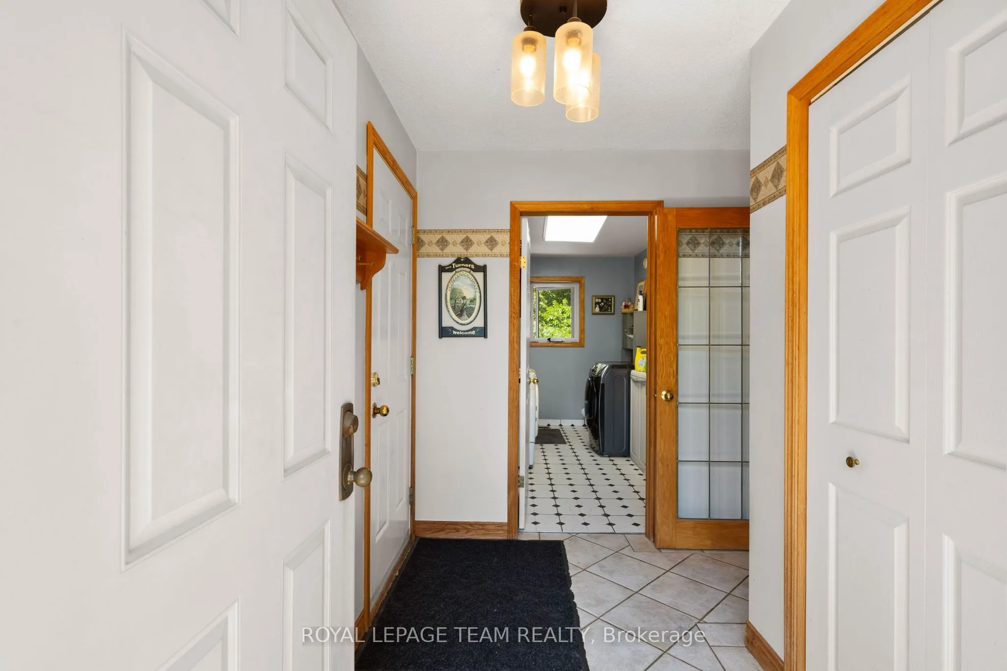 4984 Dunrobin Road