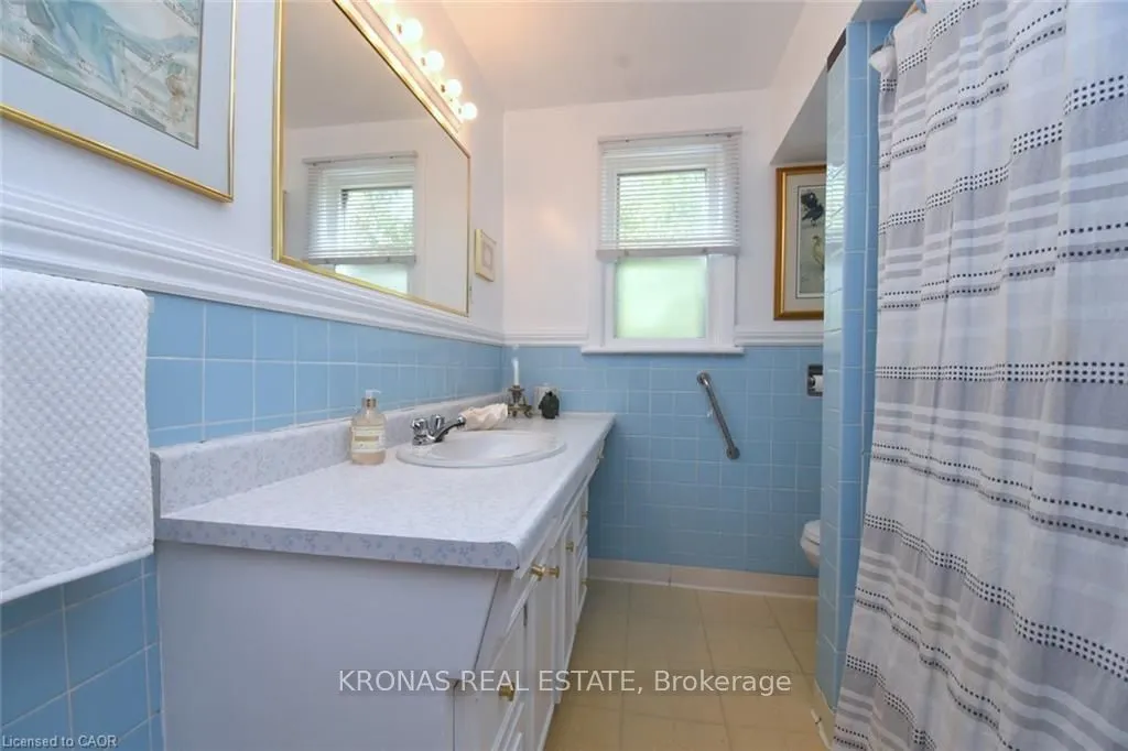 23 Bond Street S