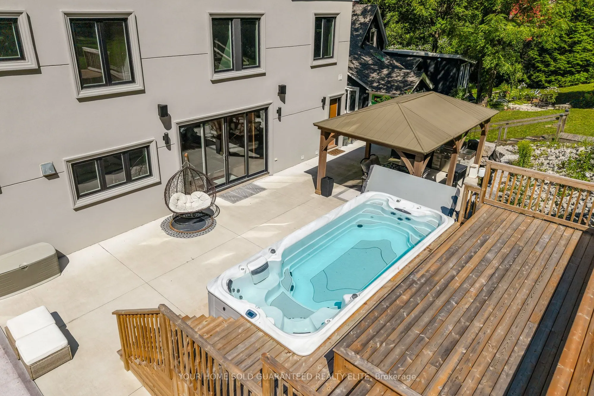237B Main Street W