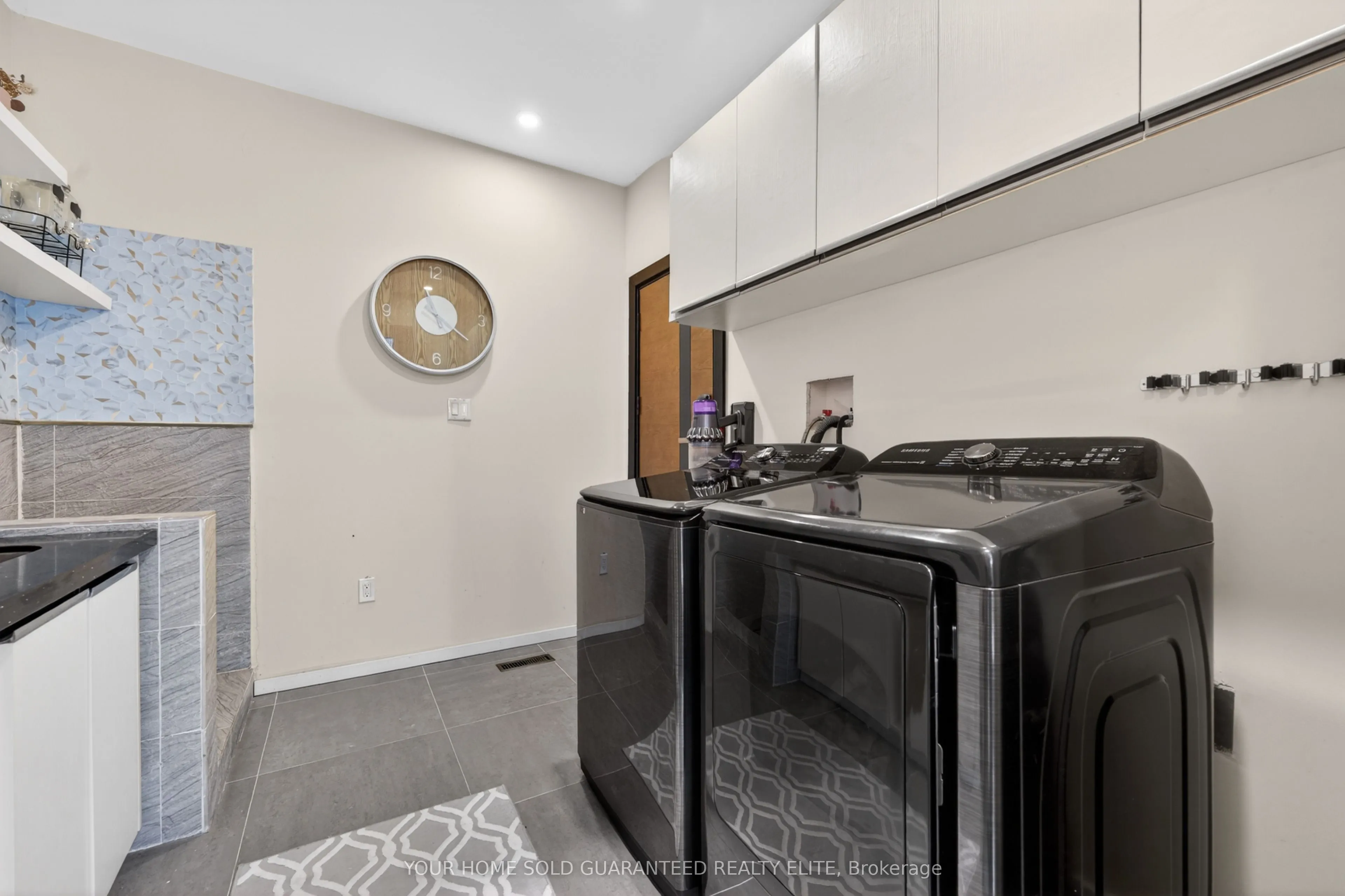 237B Main Street W