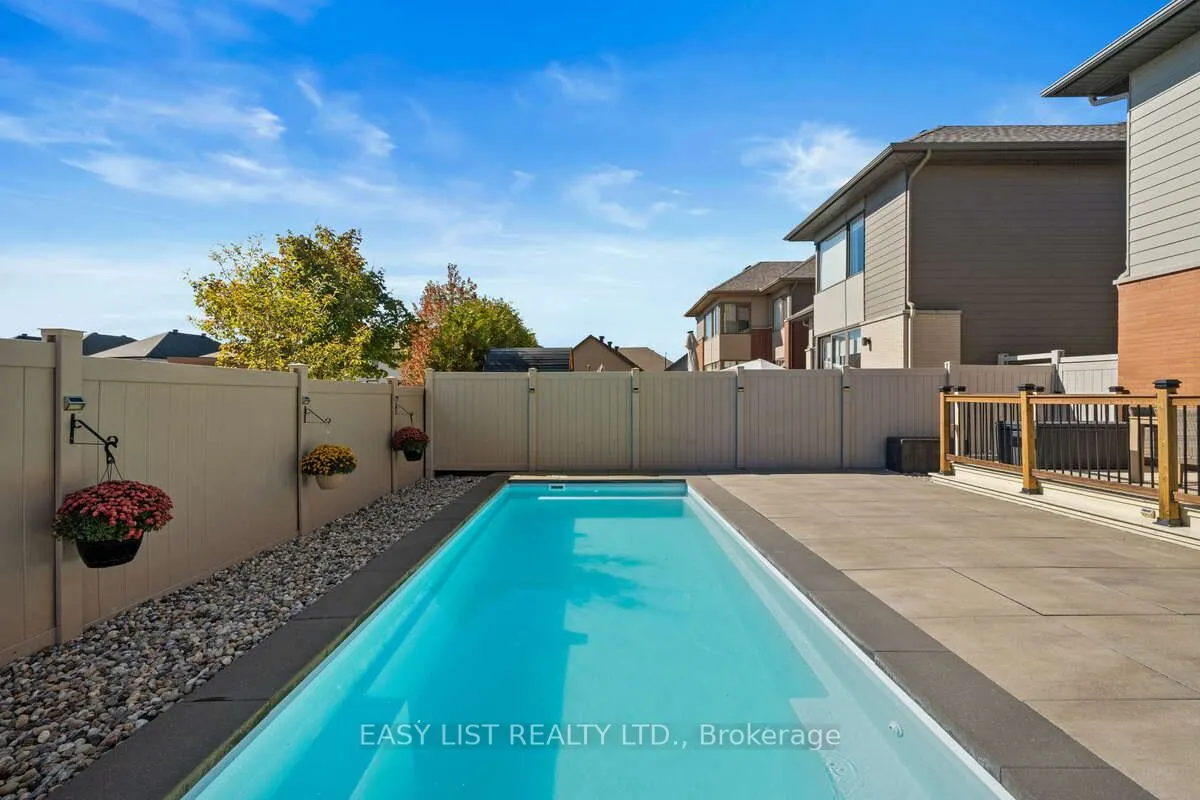 775 Carnelian Crescent