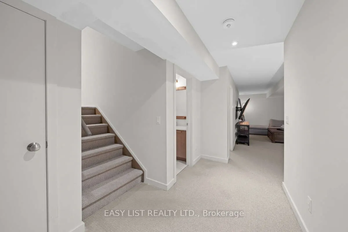 775 Carnelian Crescent
