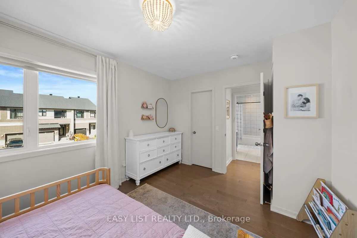775 Carnelian Crescent